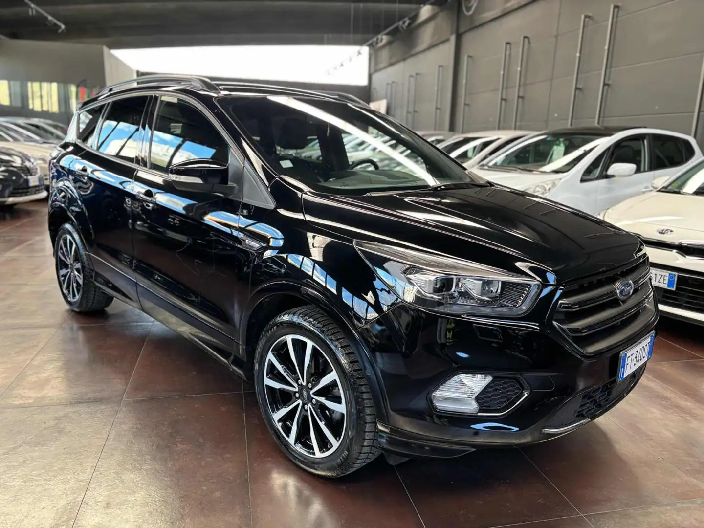 Ford Kuga 1.5 EcoBoost 120 CV S&S 2WD ST-Line Nero - 1