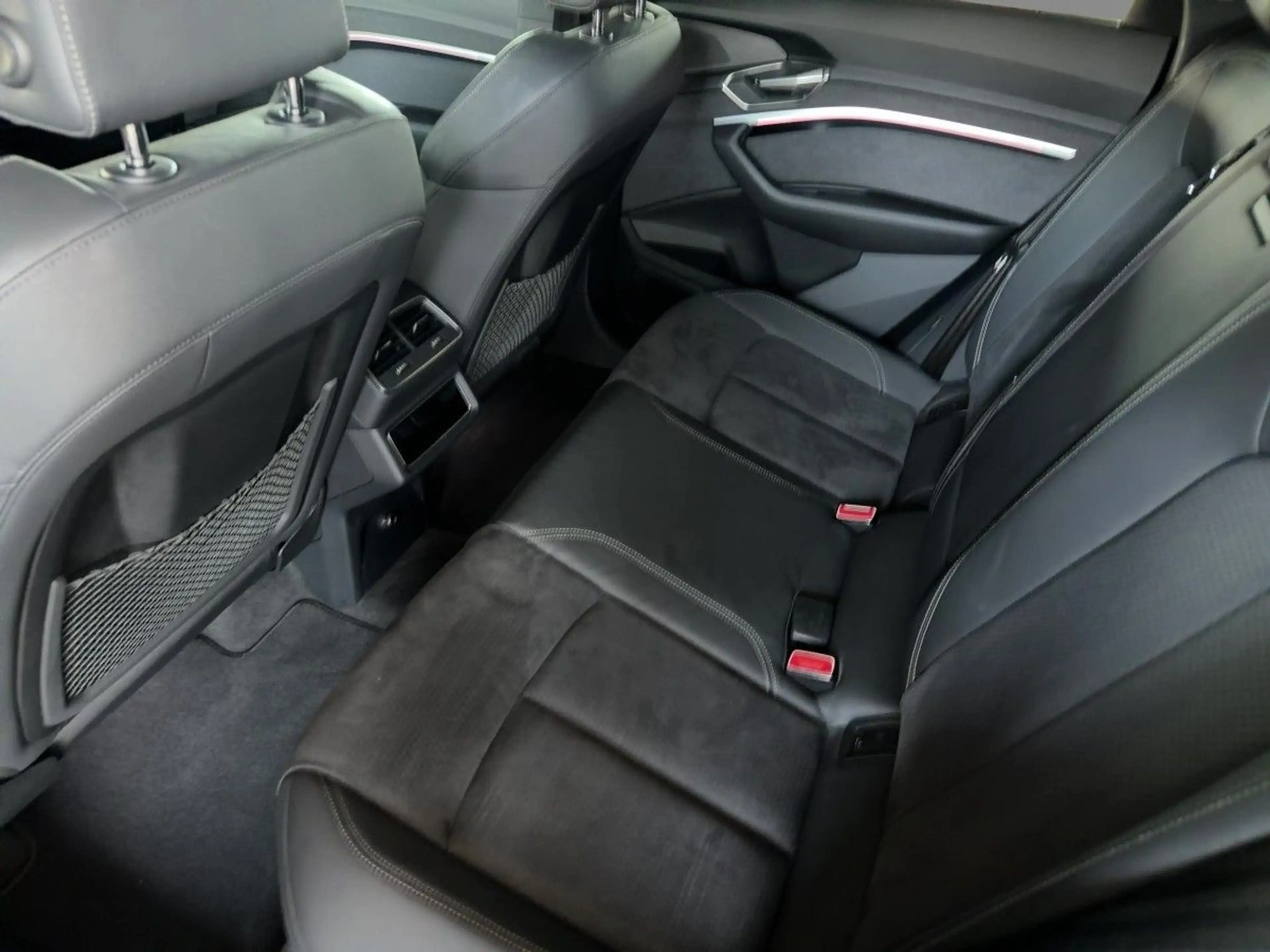 Audi Q8 e-tron Q8 e-tron Sportback 50 qu advanced PANO LUFT 21" — photo 9