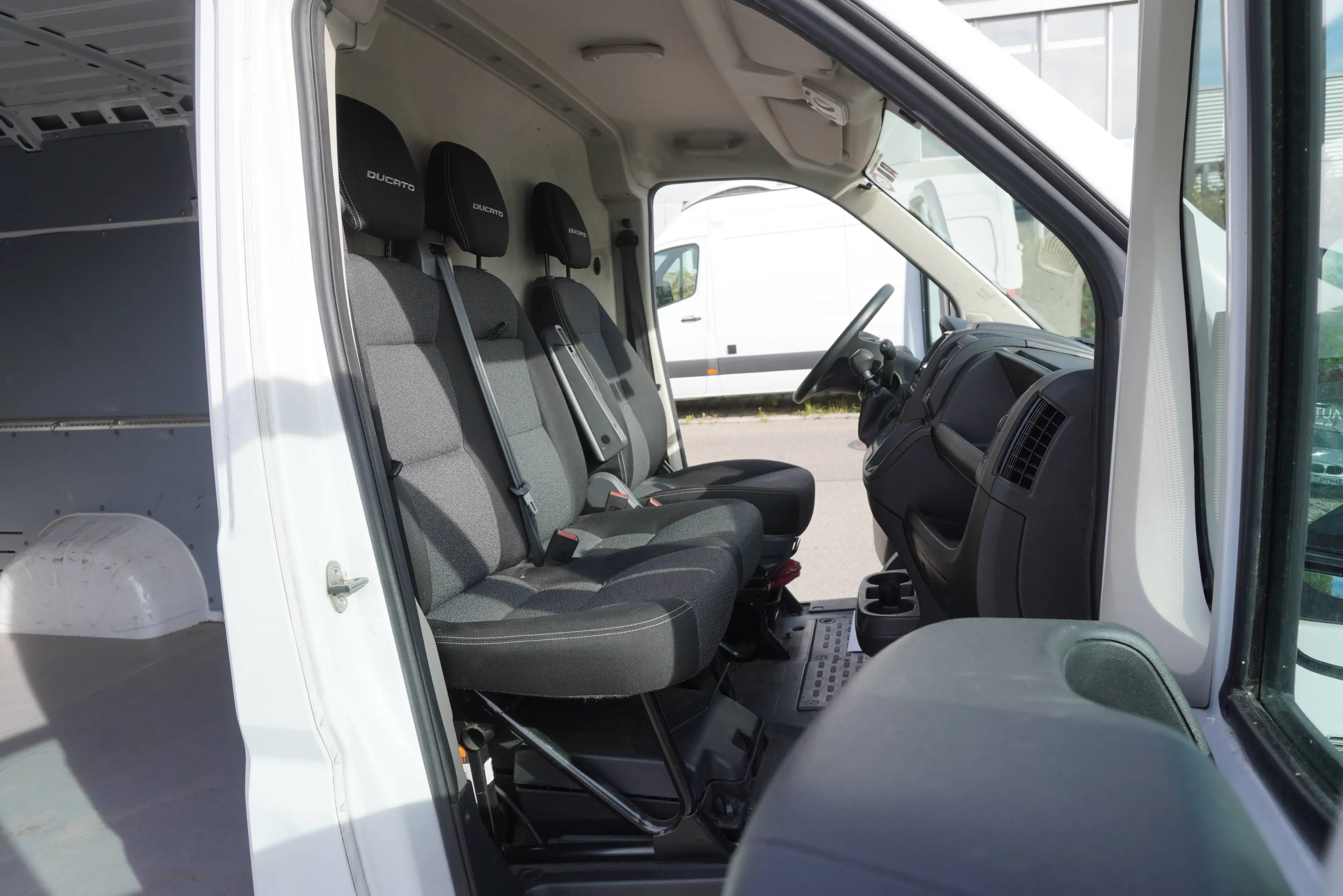 Fiat Ducato DUCATO*130 L2H2 RS: 3450 mm*TÜV NEU*SERVICE NEU*1.HAND*AHK*KLIMA*3-SITZER* — photo 9