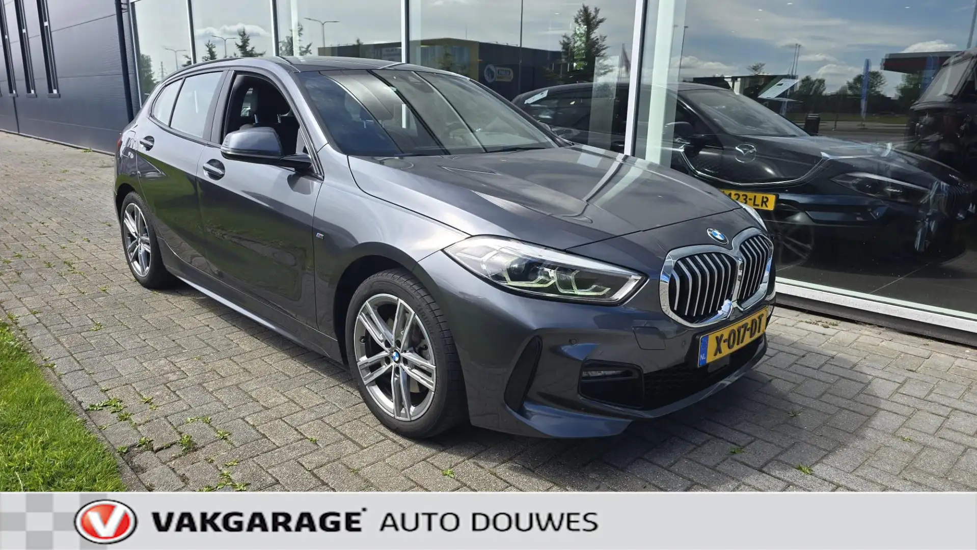 BMW 118 1-serie 118i Executive |M SPORT |Automaat | Grijs - 1