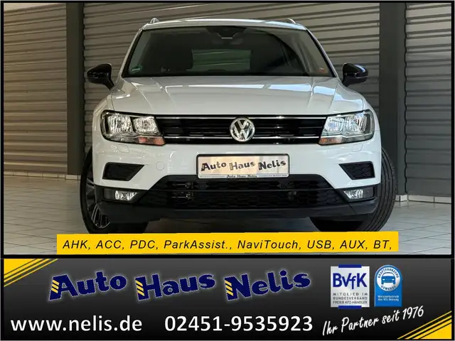 Volkswagen Tiguan view 3