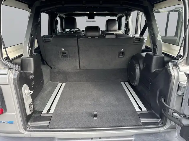 Jeep Wrangler view 9