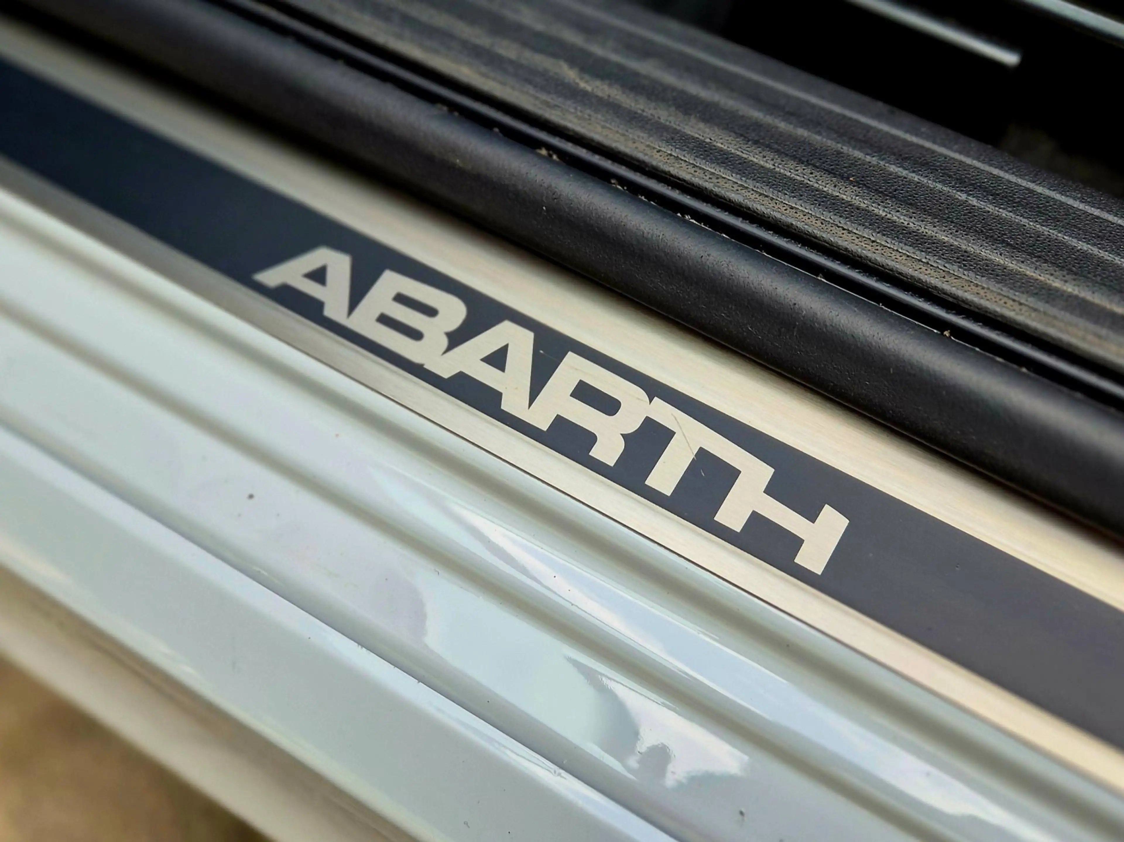 Abarth 500C 1.4 T-Jet Abarth 165PK 595 Turismo 70th Anniversar — photo 44
