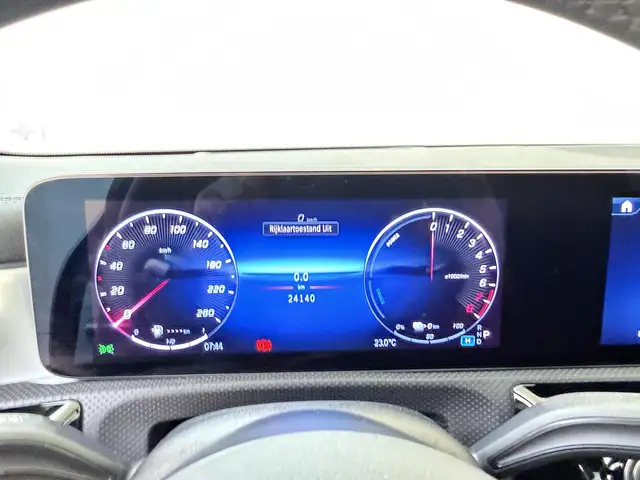 Mercedes-Benz Cla view 11