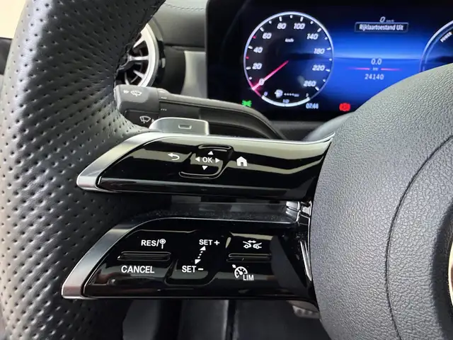 Mercedes-Benz Cla view 12