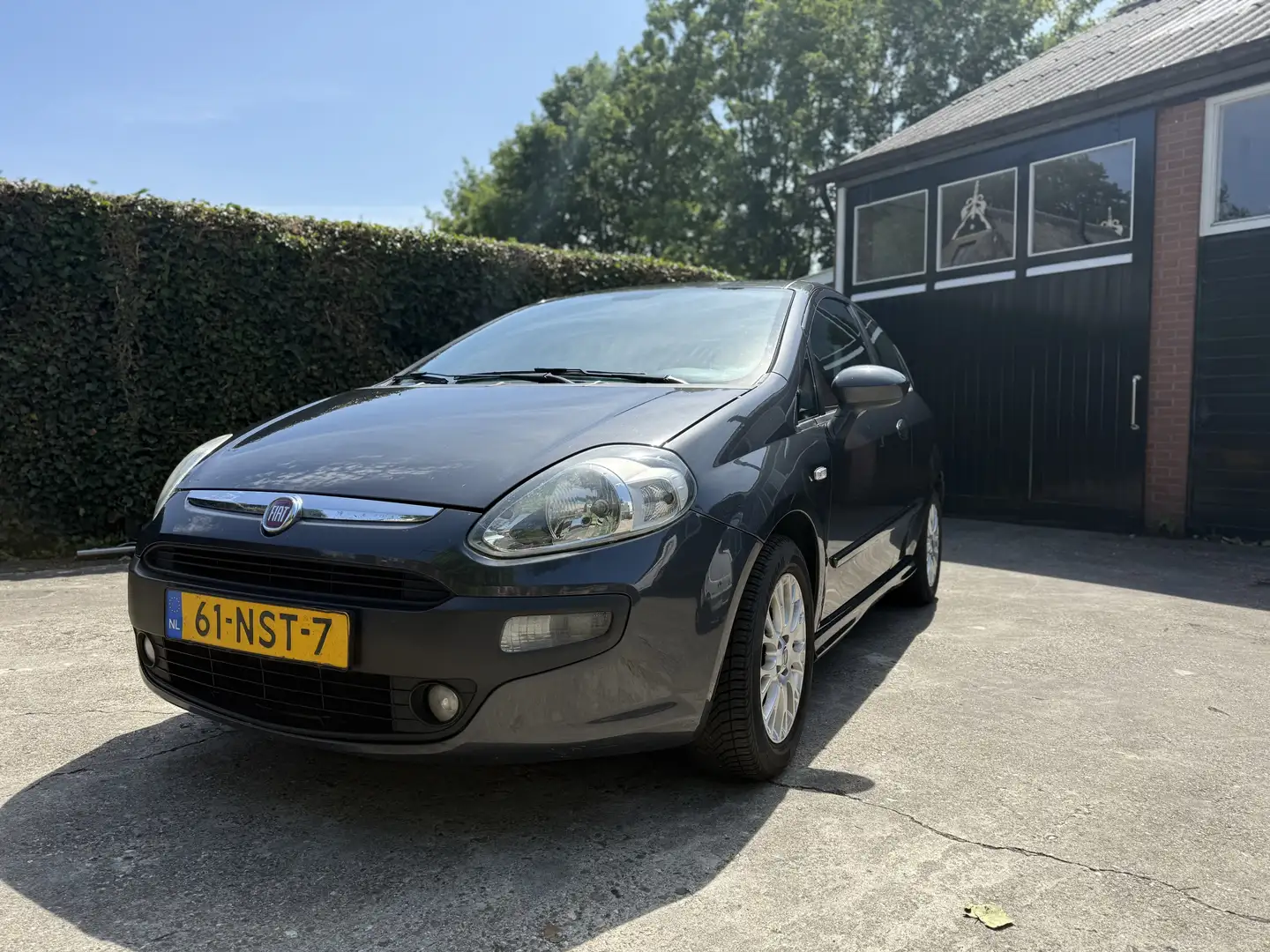 Fiat Punto 1.3 M-Jet Dynamic Grijs - 2