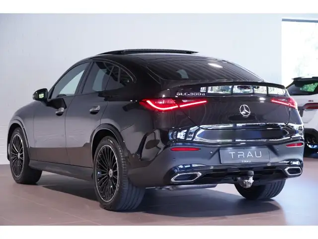 Mercedes-Benz GLC view 4