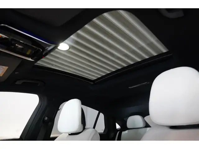 Mercedes-Benz GLC view 12