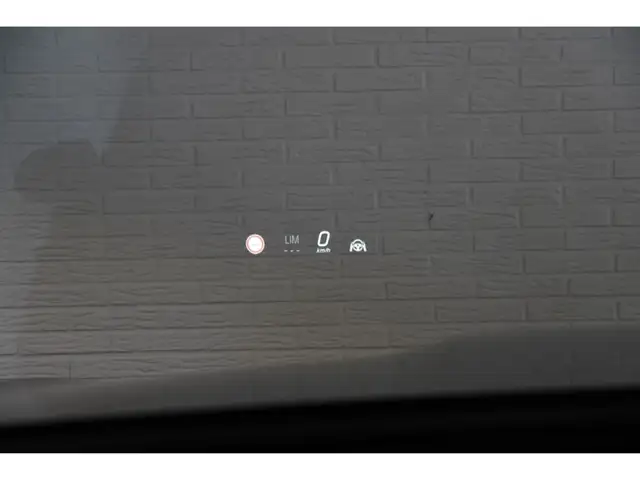 Mercedes-Benz GLC view 15