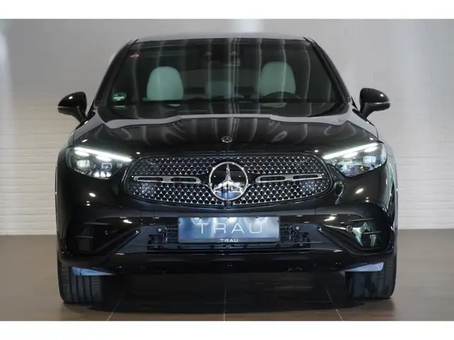 Mercedes-Benz GLC view 2
