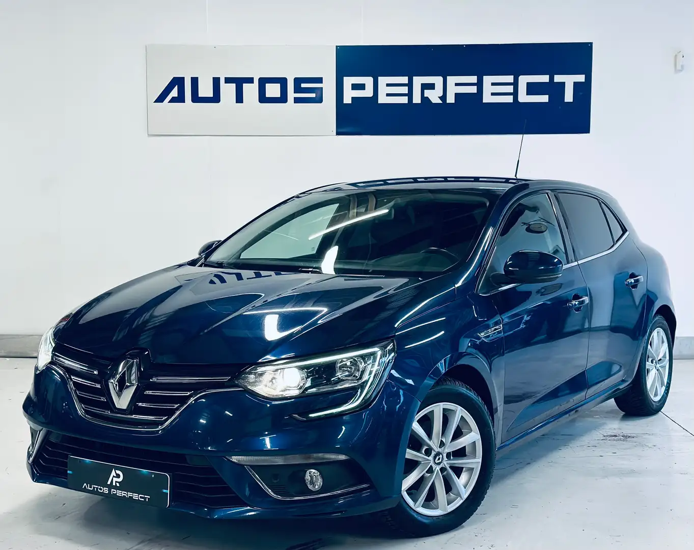 Renault Megane 1.5 dCi CAMERA PDC BLUETOOTH ISOFIX ATTACHE JA16 Blau - 1