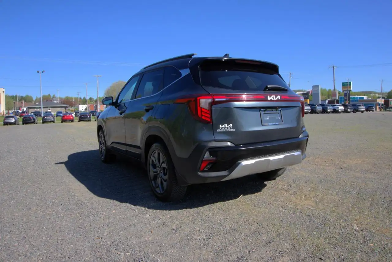 Kia Seltos снимка Kia Seltos