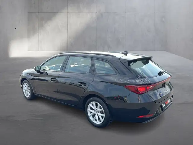 Seat Leon Leon view 3
