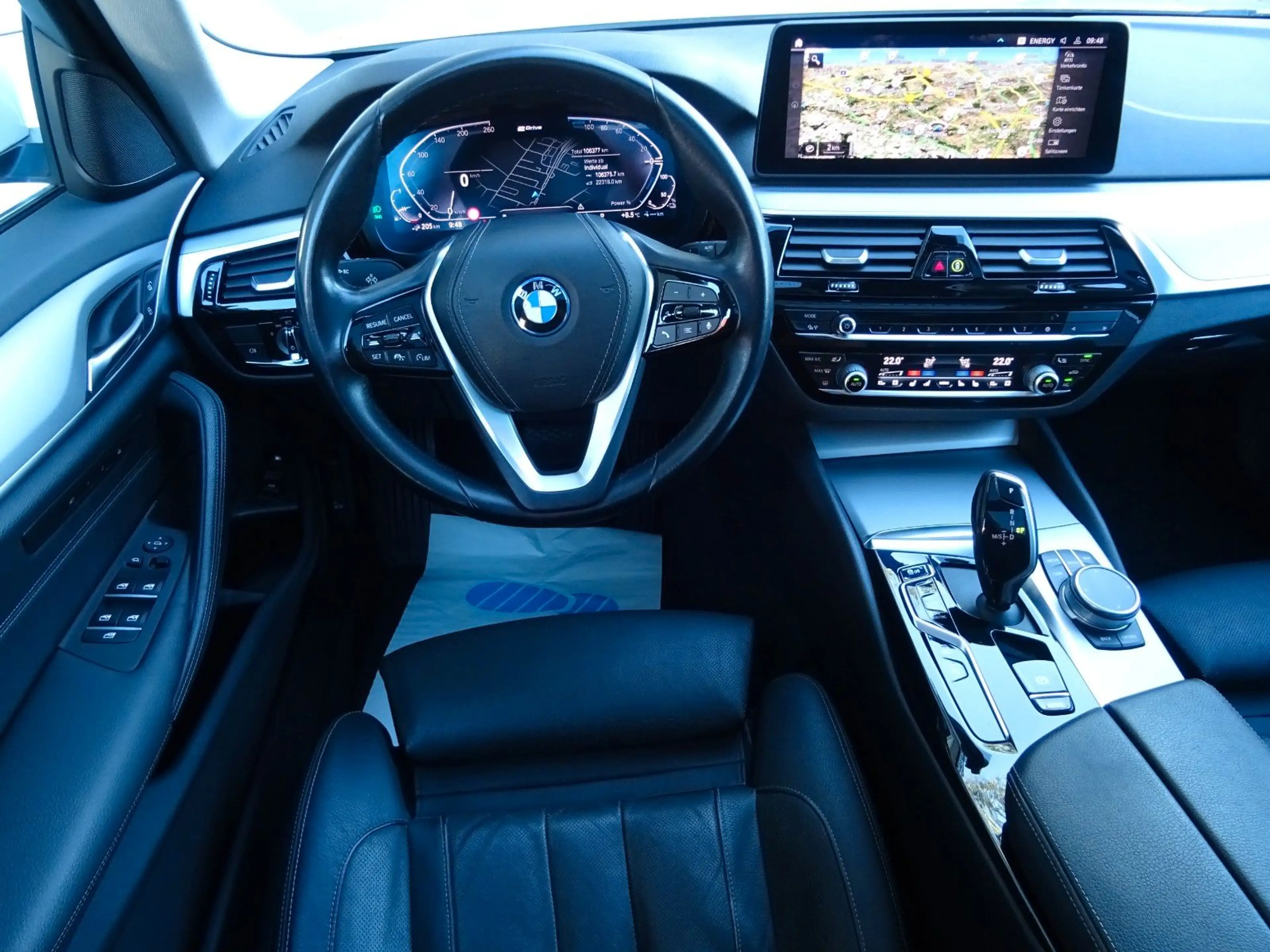 BMW 530 e xDrive Touring Navi Leder Massage HUD Pano — photo 7