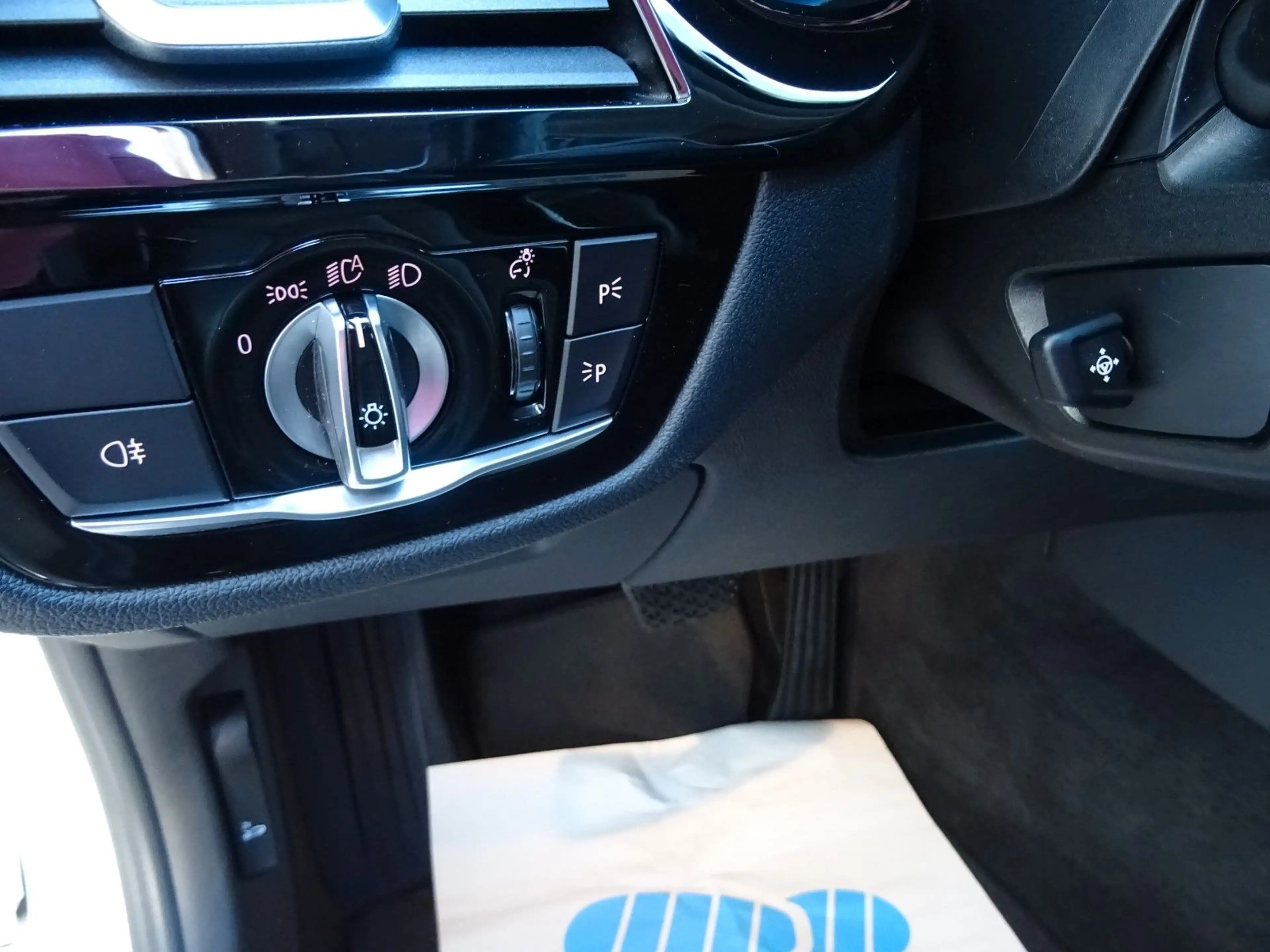 BMW 530 e xDrive Touring Navi Leder Massage HUD Pano — photo 13