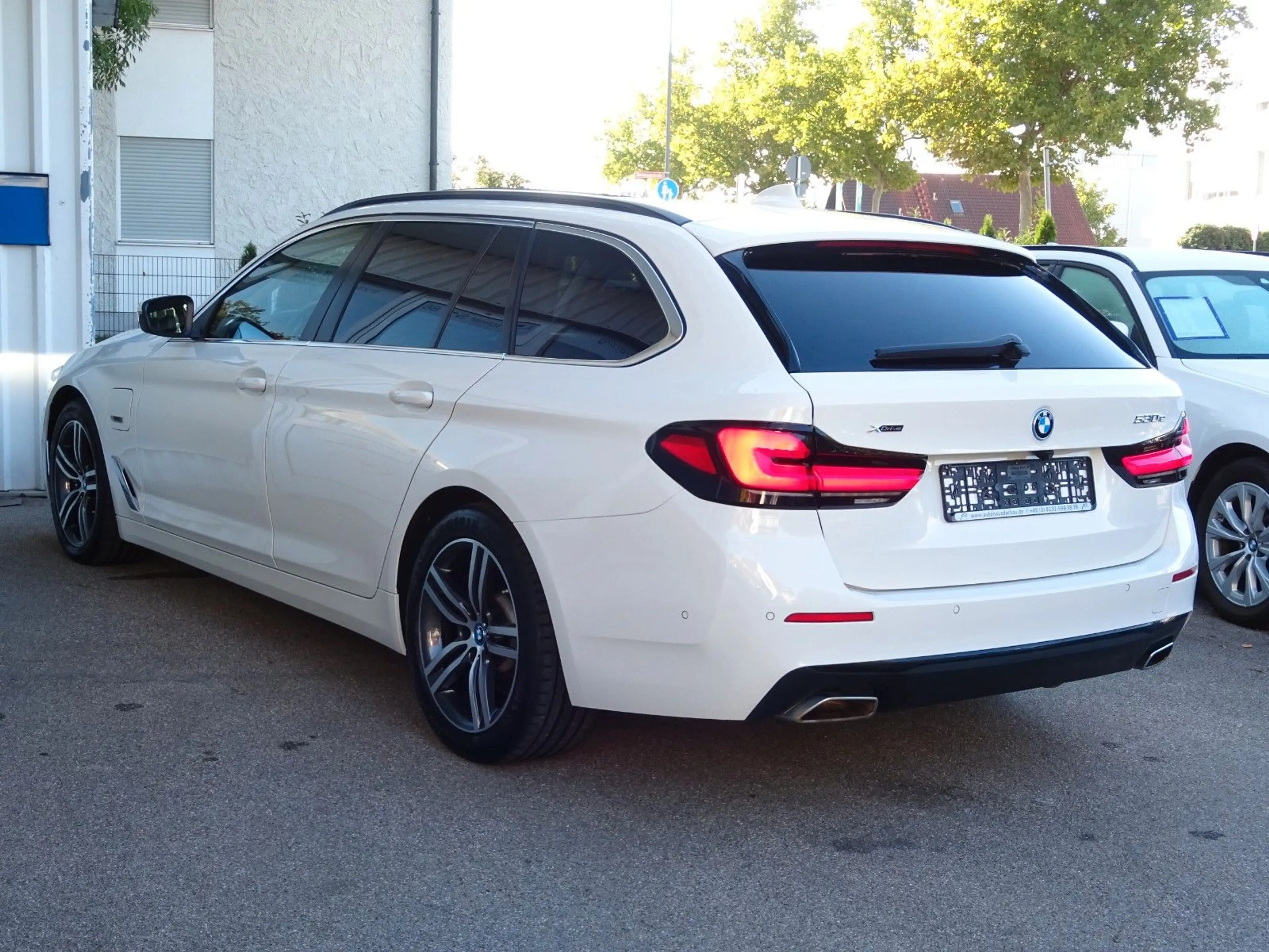 BMW 530 e xDrive Touring Navi Leder Massage HUD Pano — photo 4