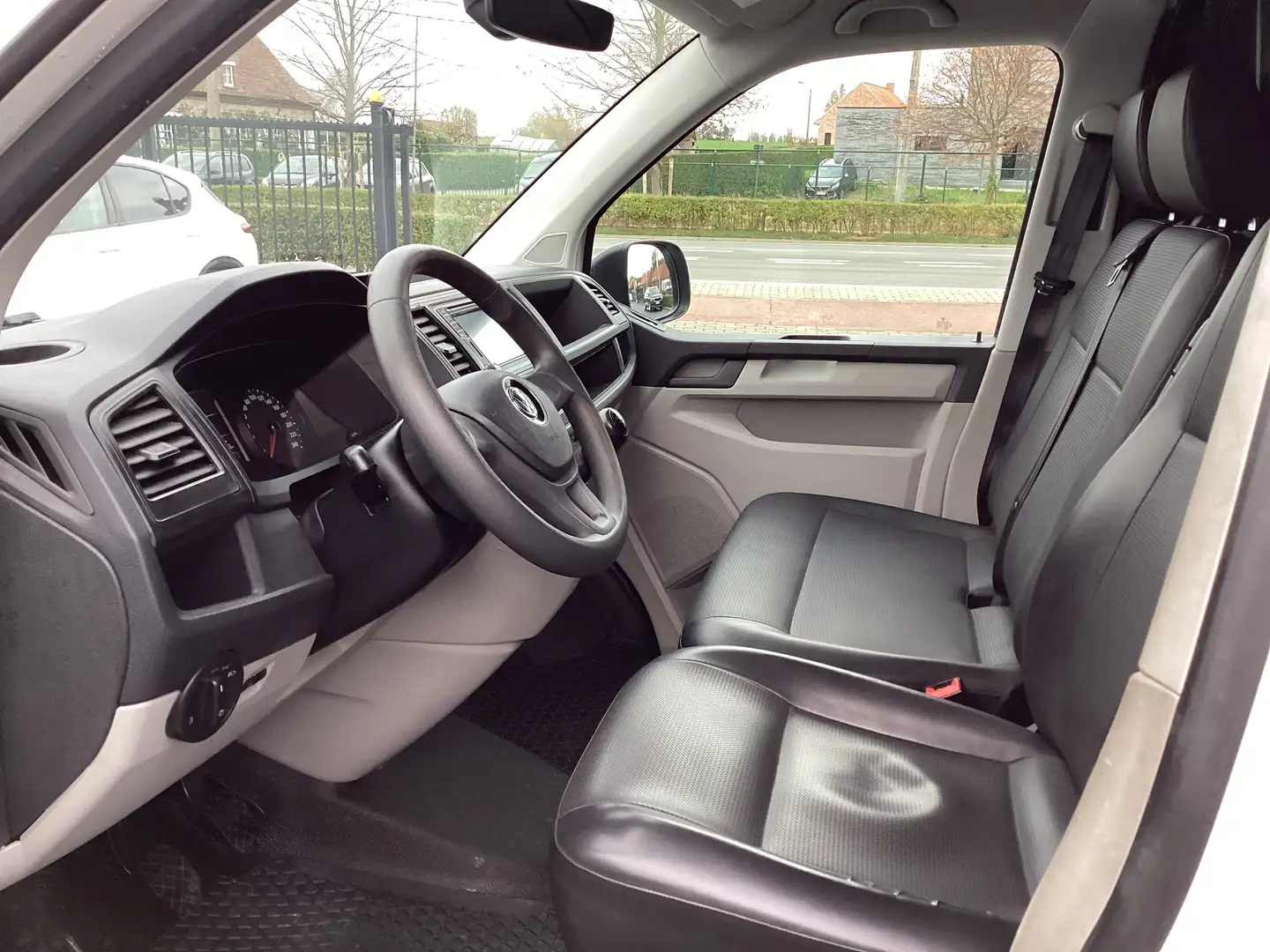 Volkswagen Transporter 2.0TDi/L2H1/1steEig/92000km/3Zit/Airco/Carplay/Pdc bijela - 2