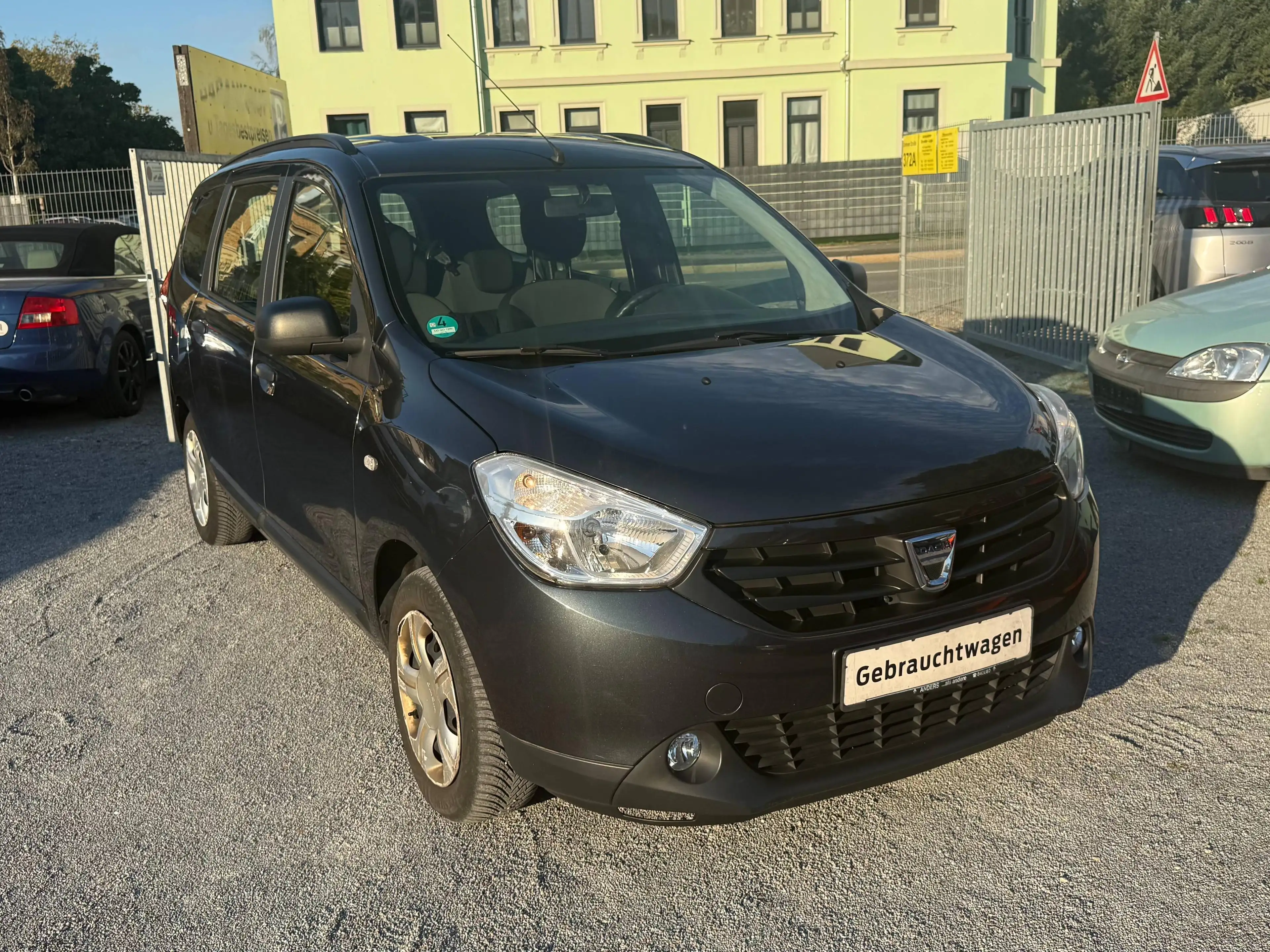 Dacia Lodgy Ambiance ERSTE HAND 56000 KM 7 SITZER KLIMA TÜV 03/28