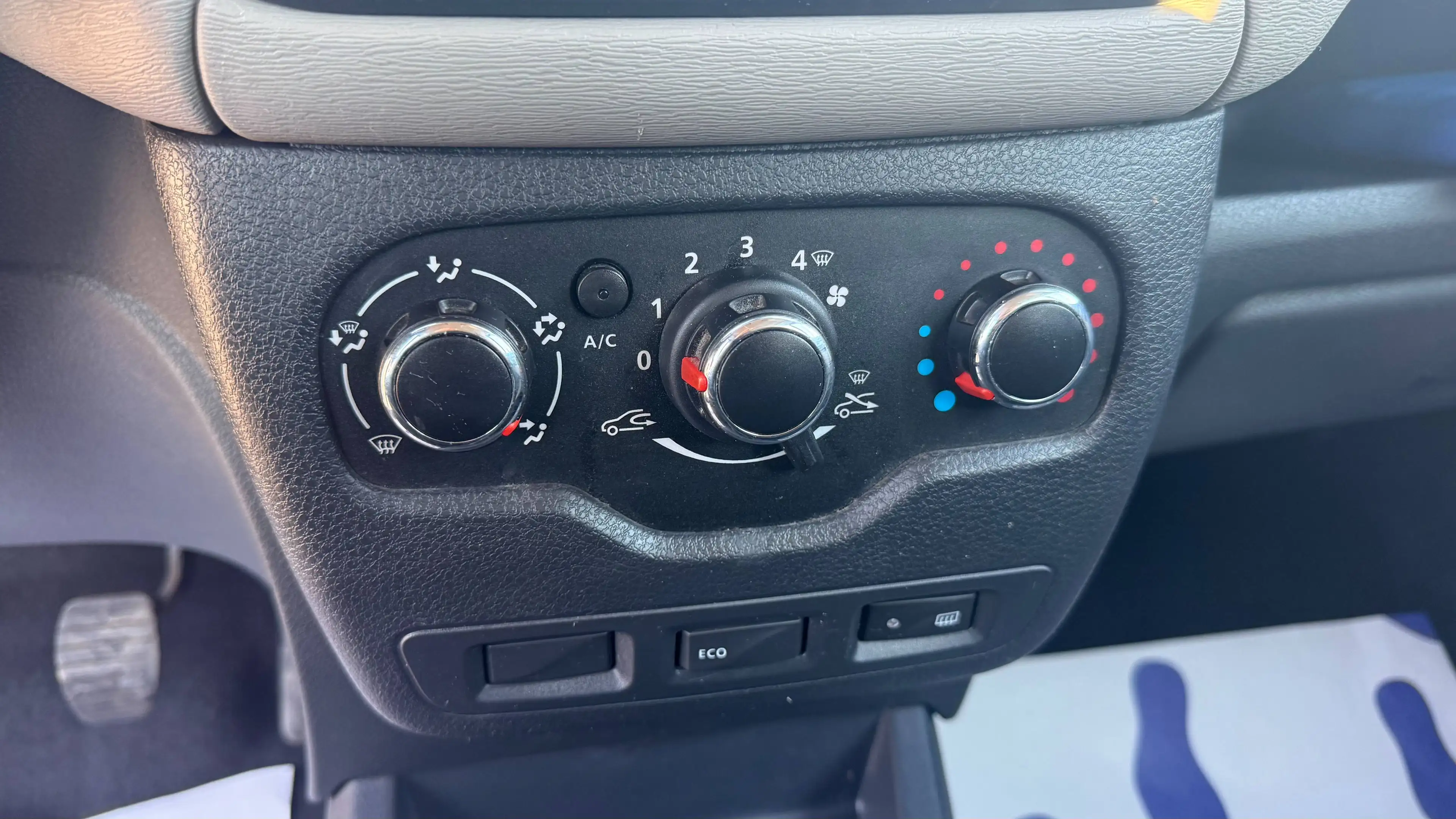 Dacia Lodgy Ambiance ERSTE HAND 56000 KM 7 SITZER KLIMA TÜV 03/28 — photo 14