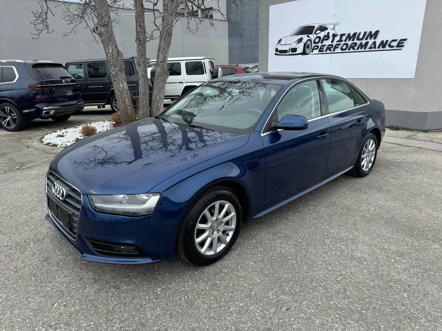 Audi A4 2.0 TFSI Attraction quattro Blauw - 1