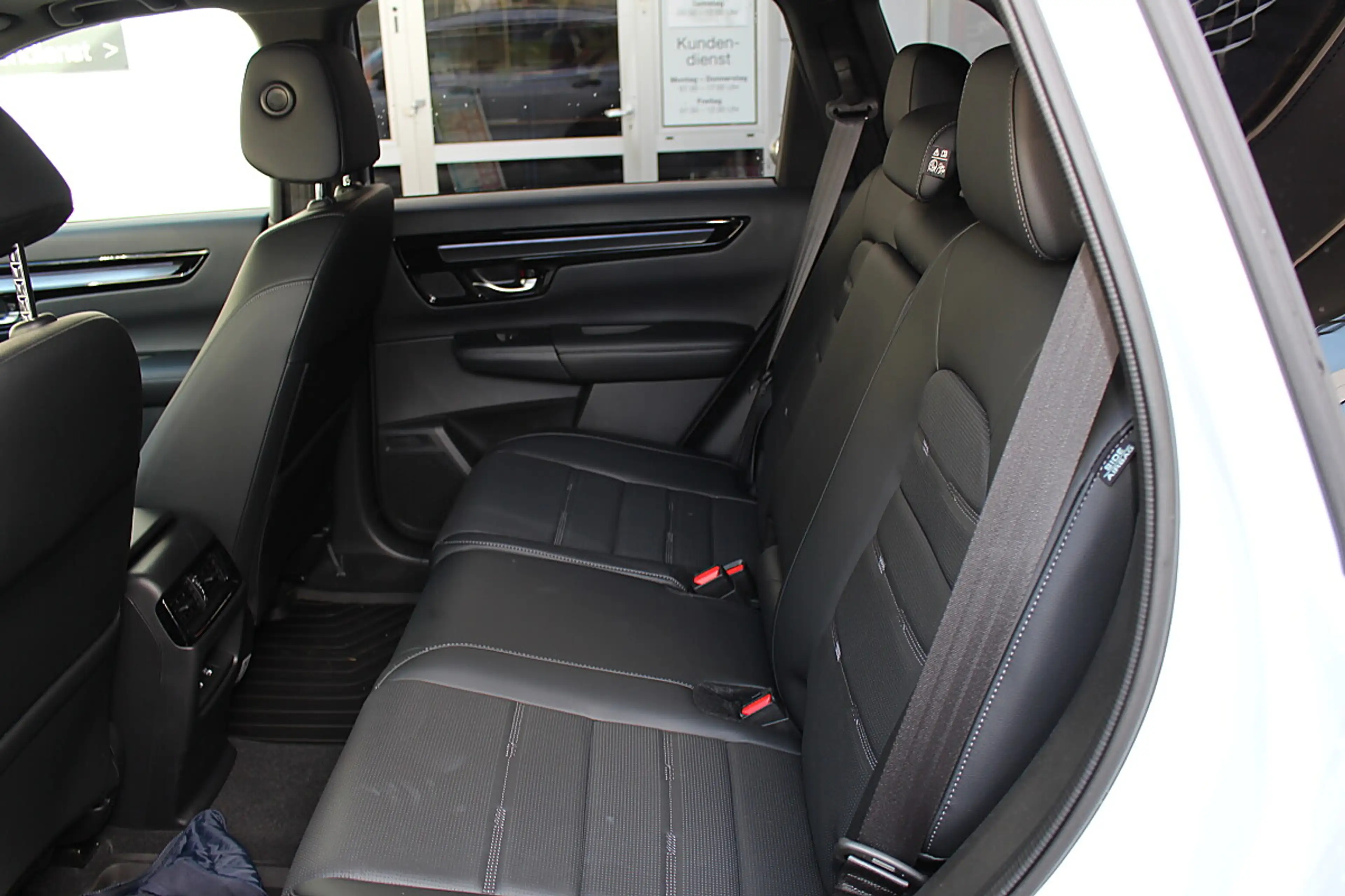 Honda CR-V 2,0 i-MMD e:HEV Elegance AWD Aut. — photo 12