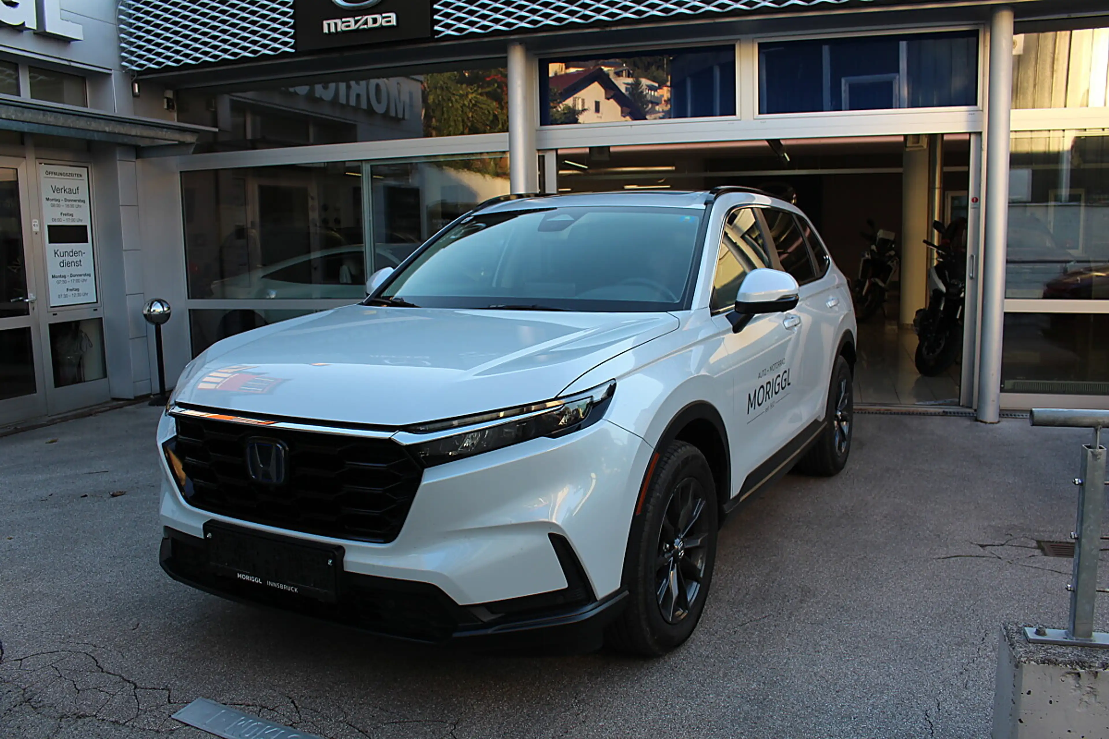 Honda CR-V 2,0 i-MMD e:HEV Elegance AWD Aut. — photo 14
