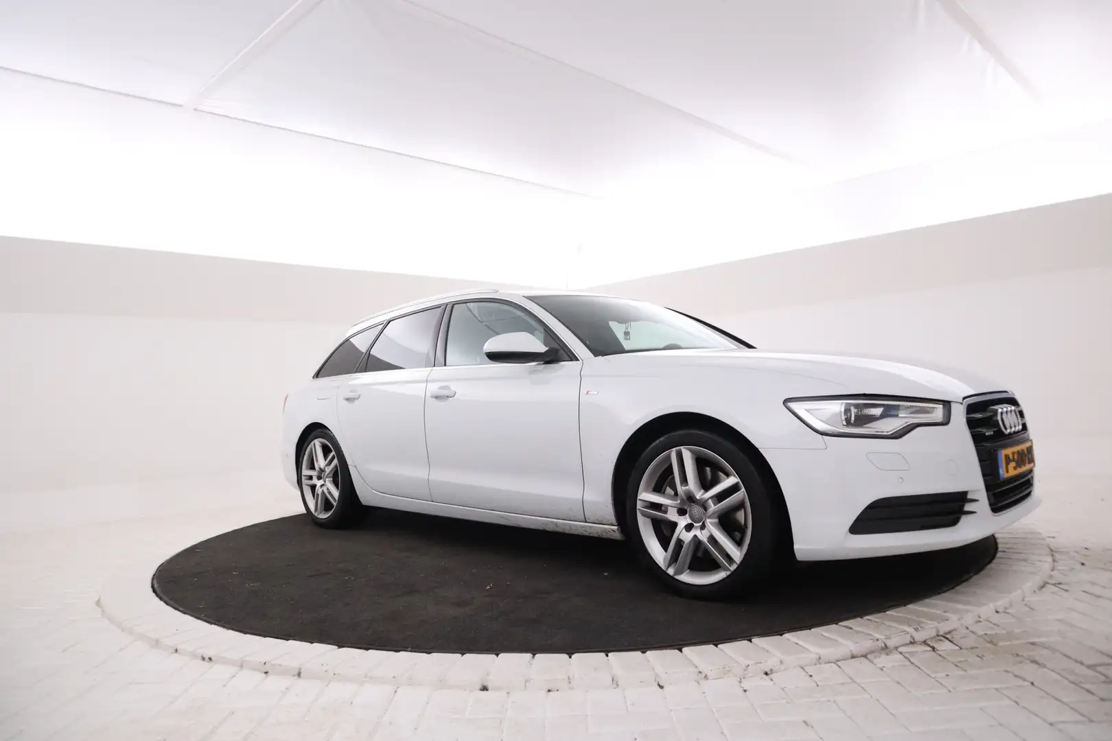 Audi A6 Avant 3.0 TFSI quattro Pro Line S 310pk Automaat, Bianco - 2