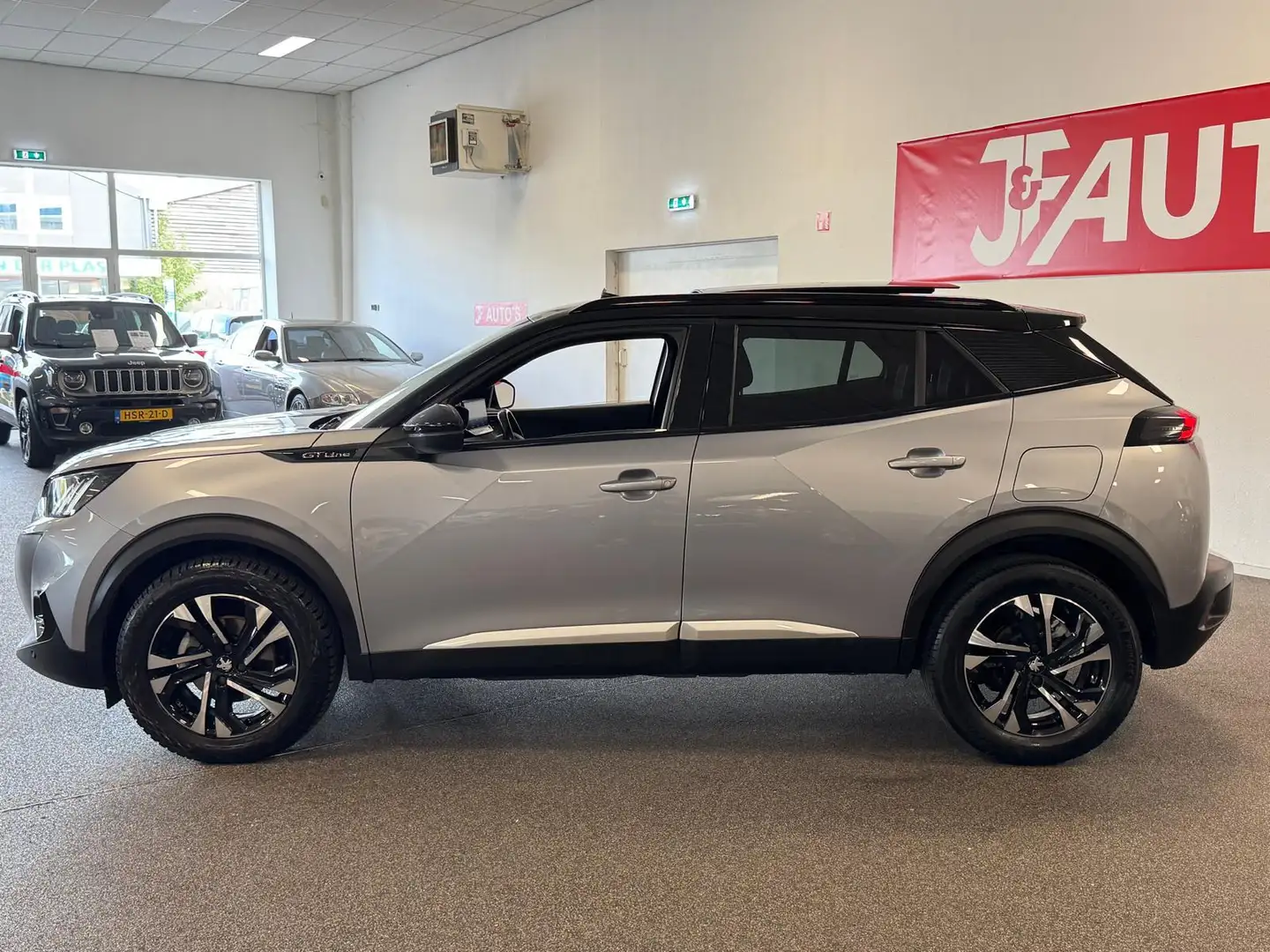 Peugeot 2008 1.2 PureTech GT-Line NAVIGATIE/CAMERA, PANORAMA, C Gris - 2