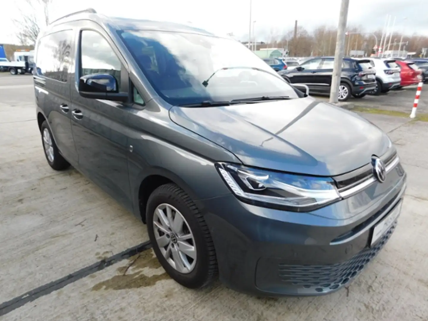 Volkswagen Caddy 1.5 Life TSI DSG *LED,ACC,NAVI,AZV* Grijs - 2