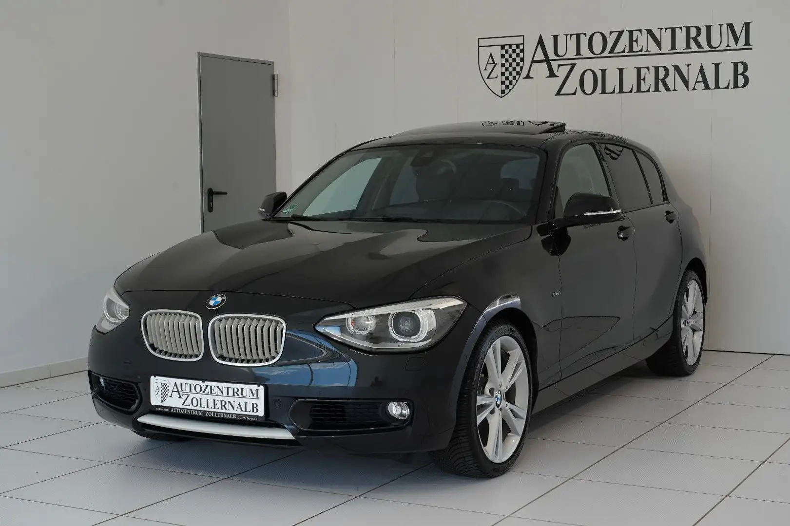 BMW 118 i Automatik Urban Line *XENON*LEDER*NAVI-PROF Schwarz - 2