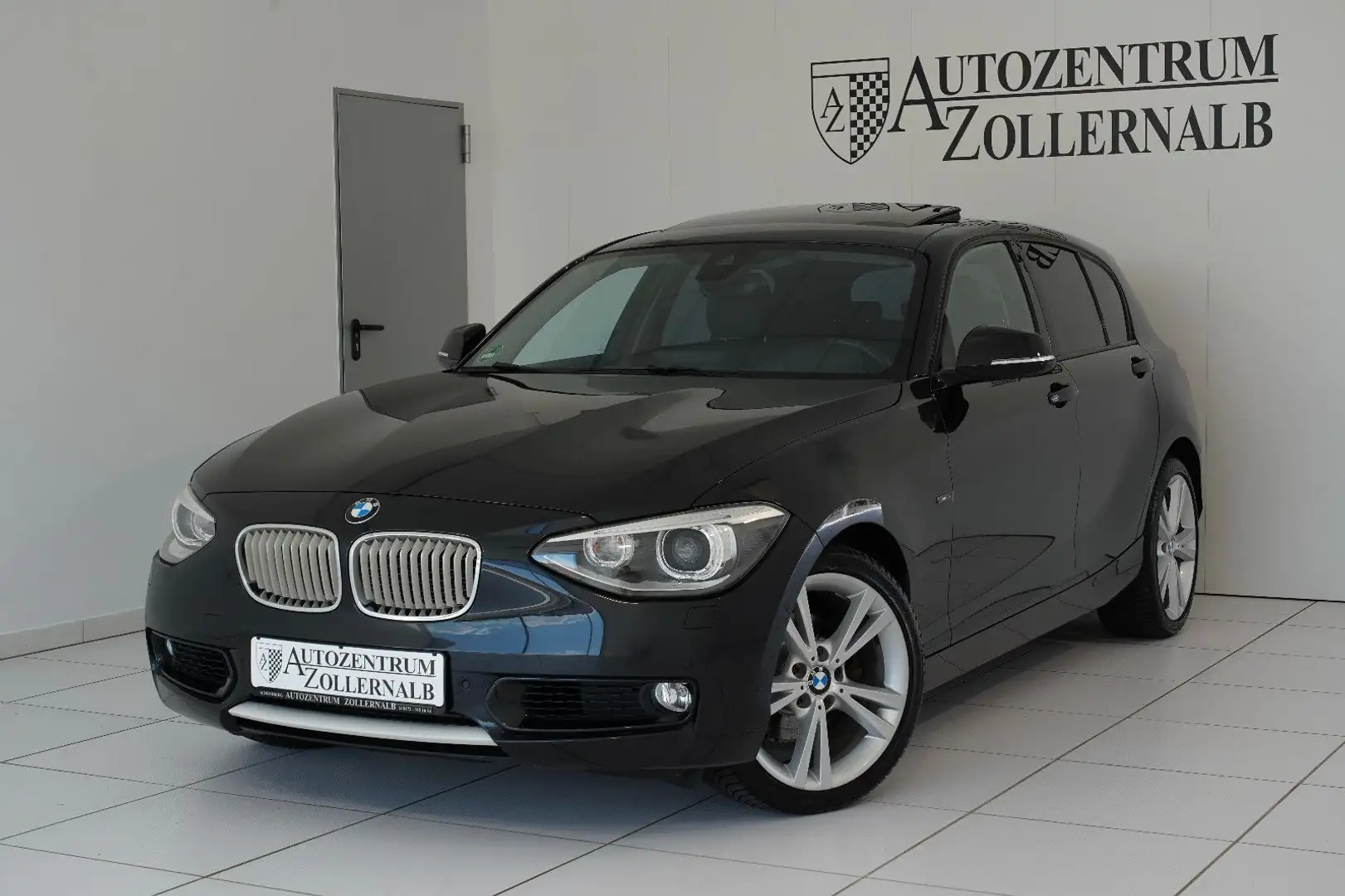 BMW 118 i Automatik Urban Line *XENON*LEDER*NAVI-PROF Schwarz - 1