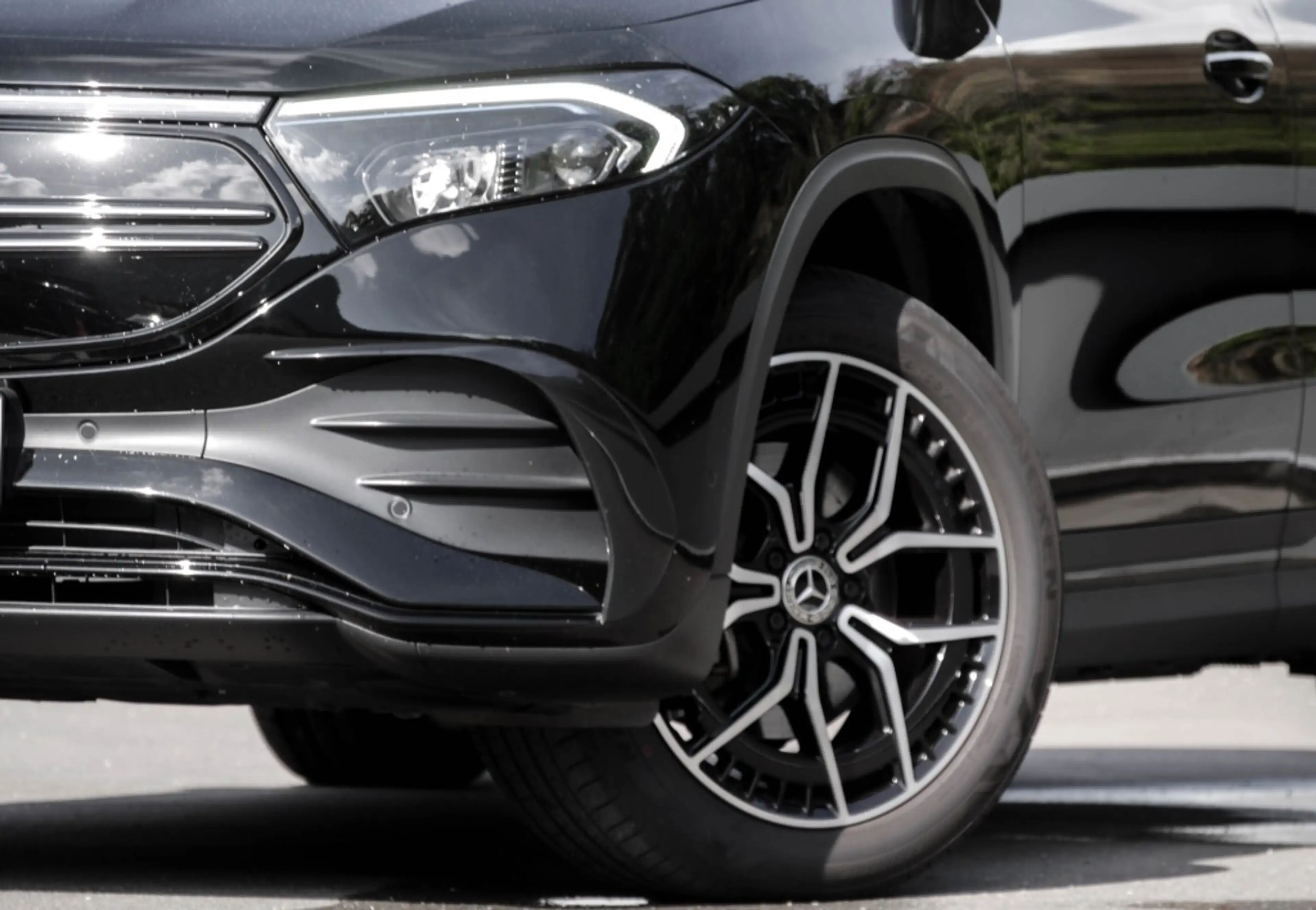 Mercedes-Benz EQA 250 AMG-Sport/AHK/360/HUD/Night/Keyl/Ambi/19 — photo 6