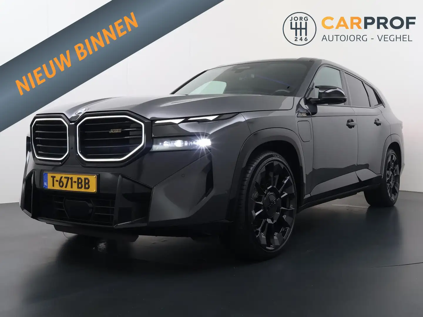 BMW XM PHEV 30 kWh NL Auto V8 Trekhaak 23" BTW Auto Grau - 1
