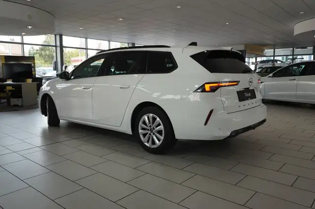 Opel Astra view 11