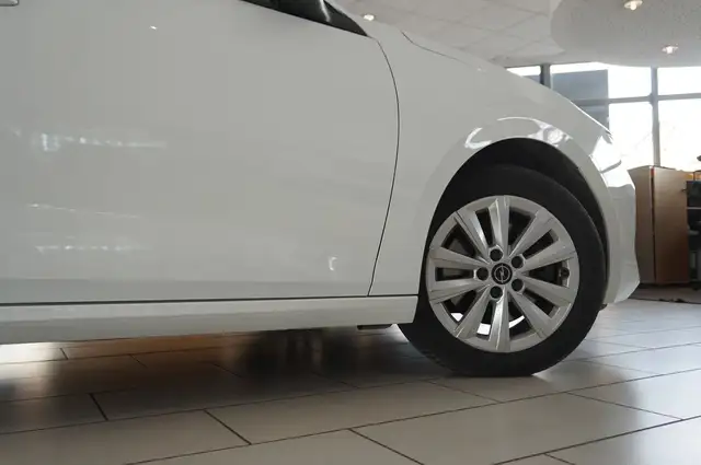 Opel Astra view 8