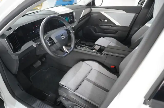 Opel Astra view 13