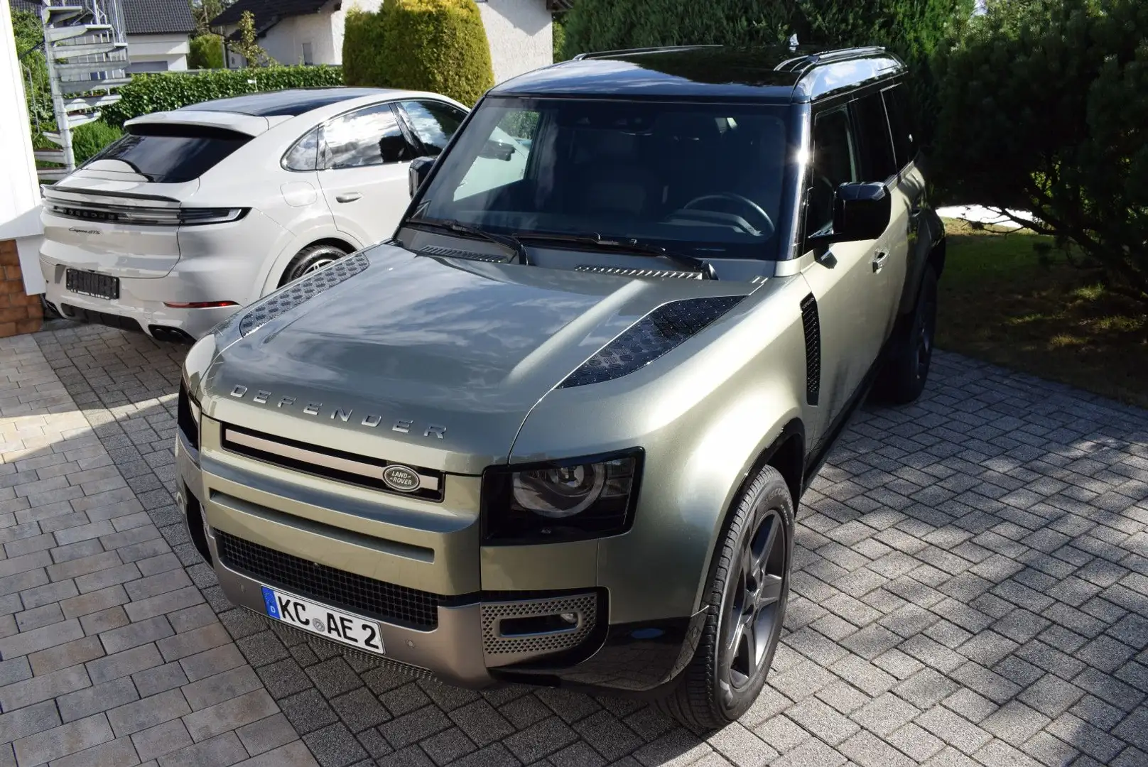Land Rover Defender 110 D300 X-Dynamic SE PANO/ACC/el.AHK Grün - 2