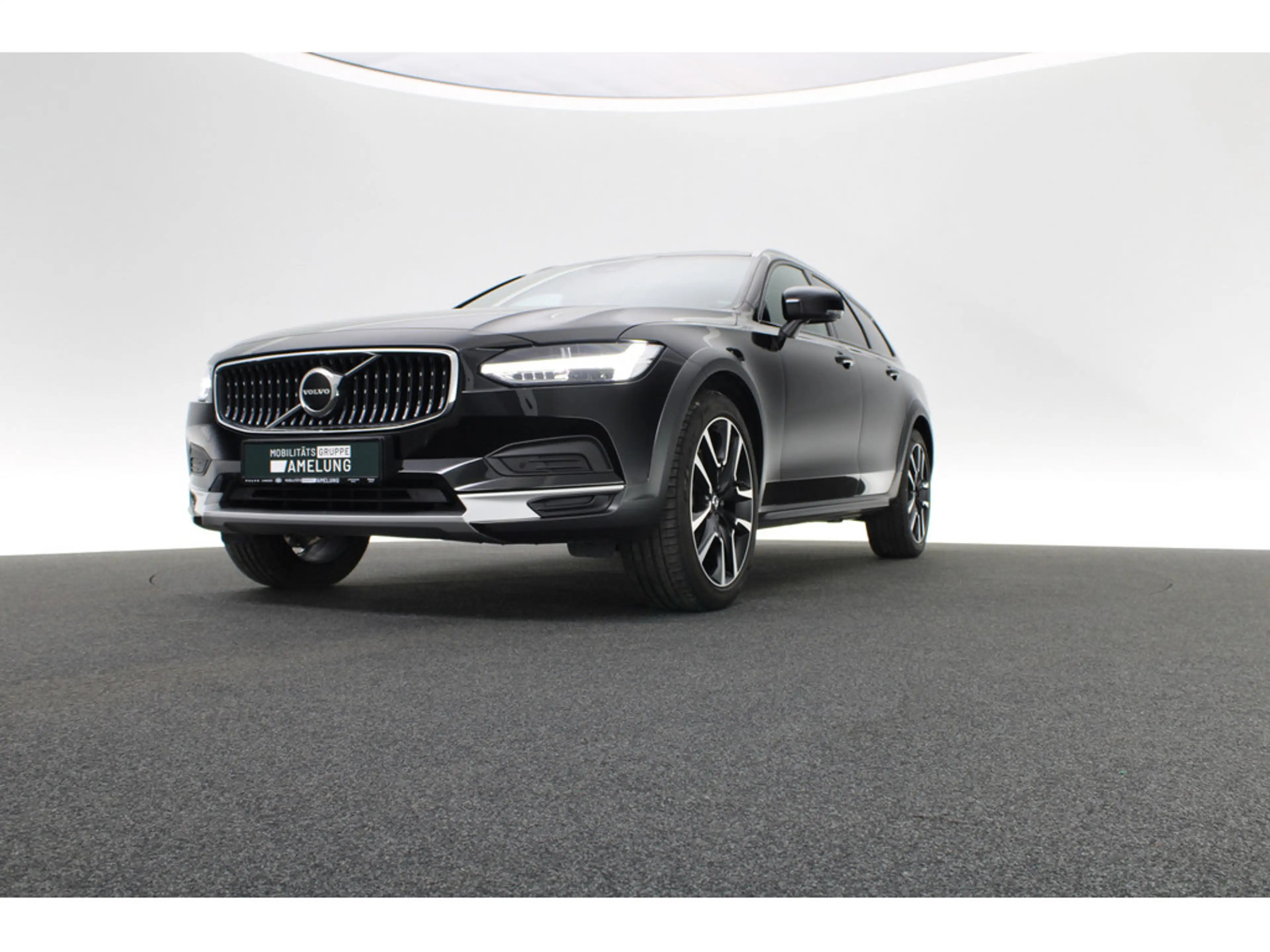 Volvo V90 Cross Country B4 D AWD Plus aus 1.Hand — photo 11