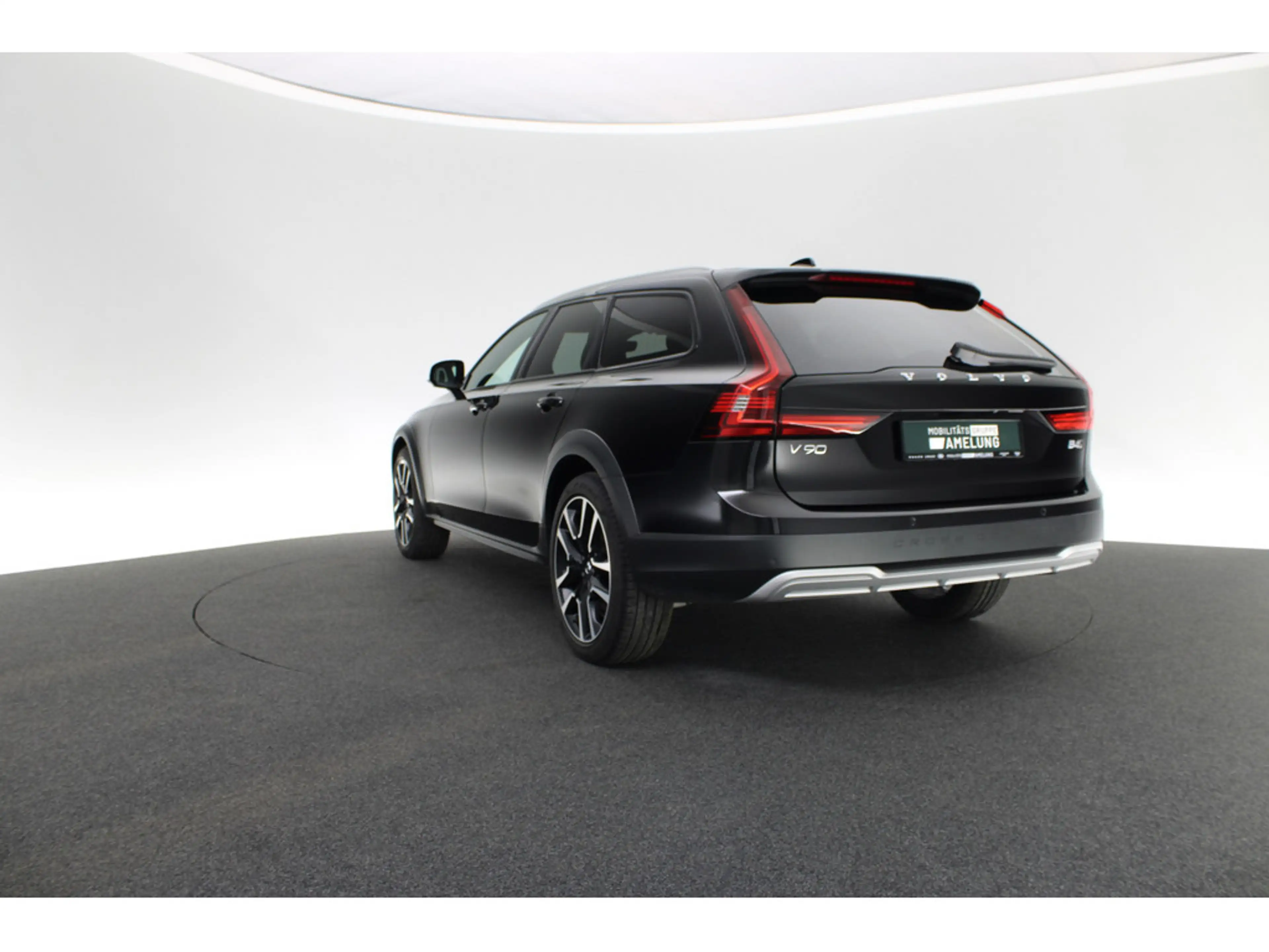 Volvo V90 Cross Country B4 D AWD Plus aus 1.Hand — photo 3
