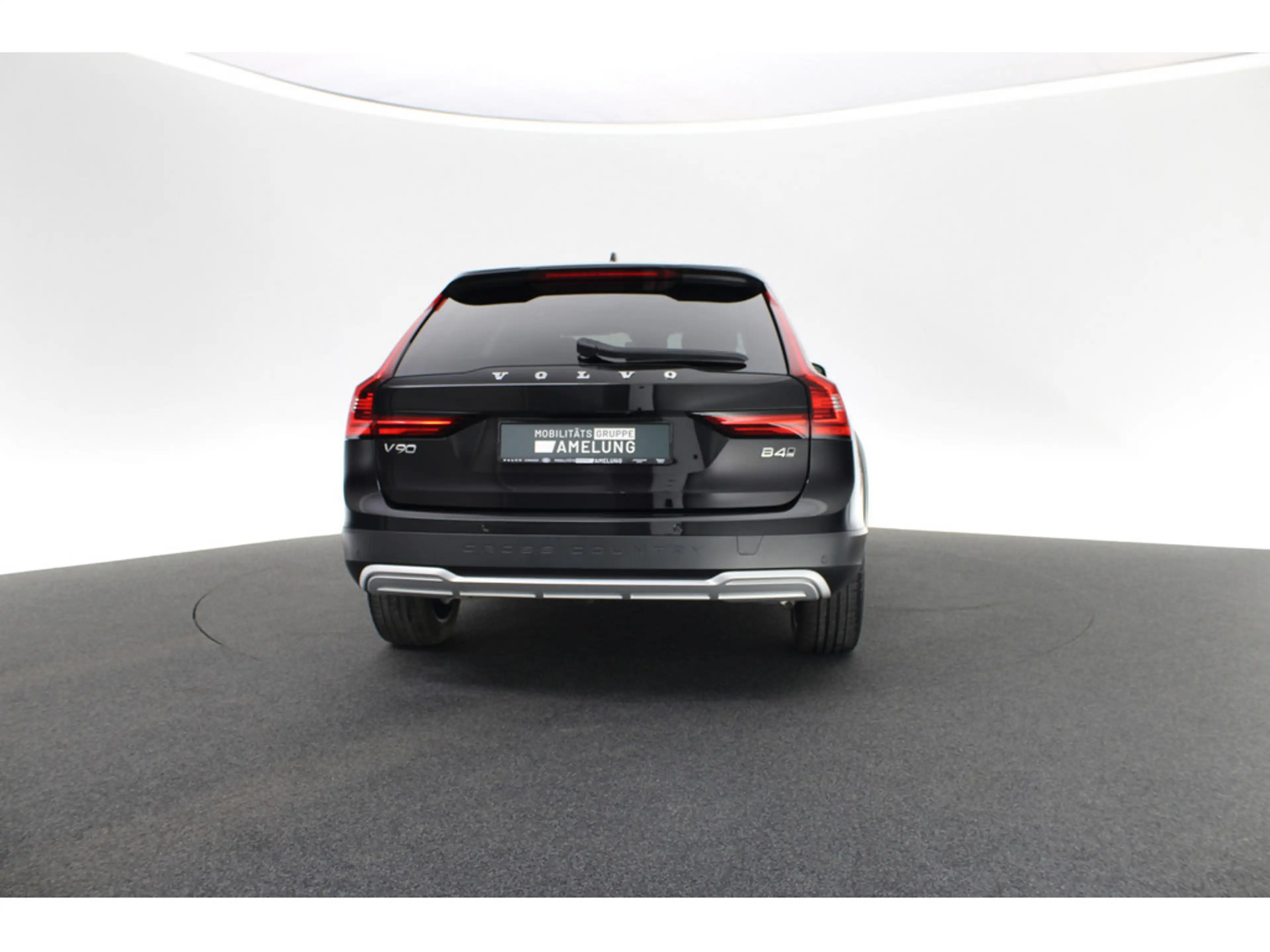 Volvo V90 Cross Country B4 D AWD Plus aus 1.Hand — photo 5
