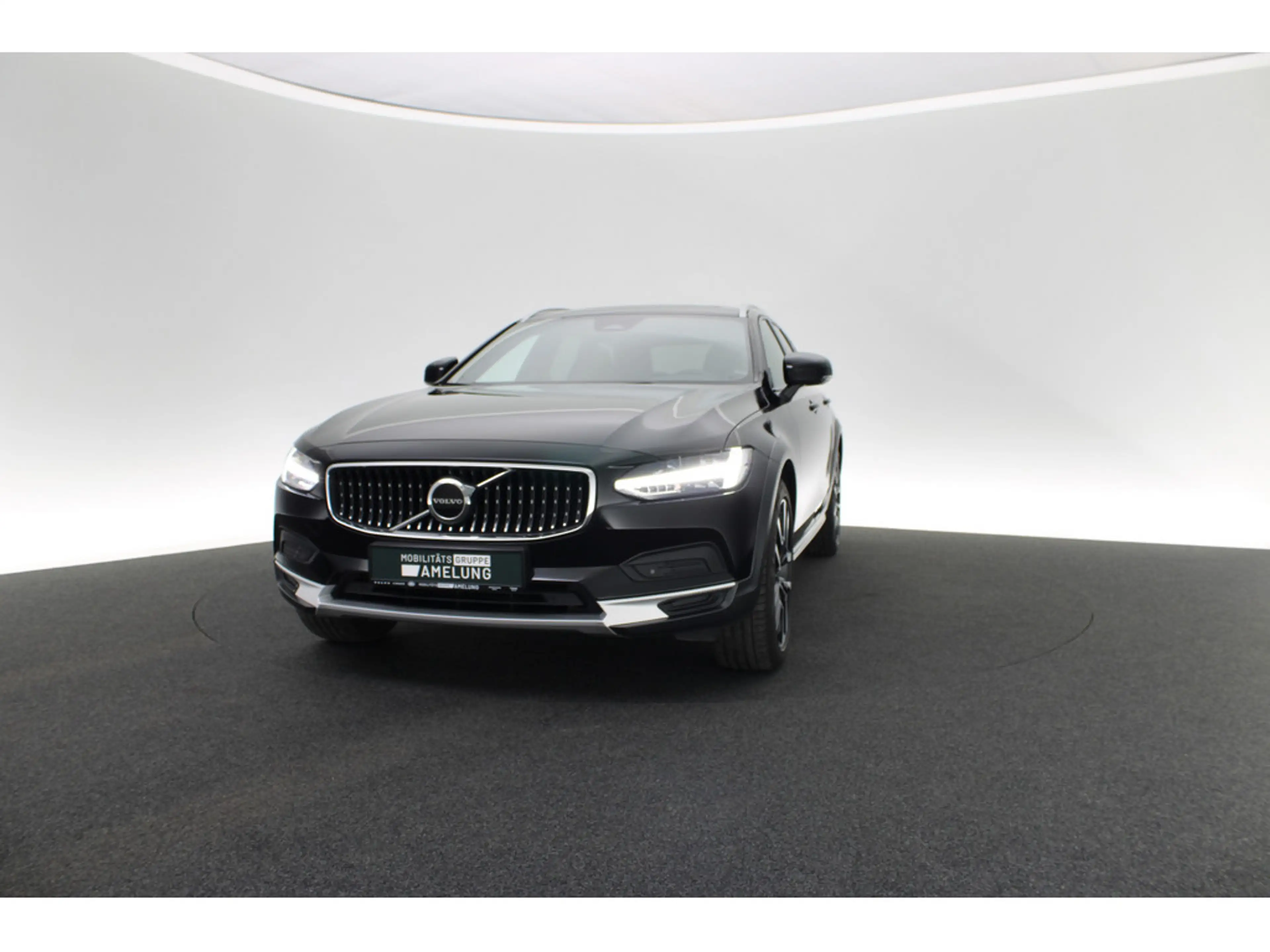 Volvo V90 Cross Country B4 D AWD Plus aus 1.Hand — photo 10