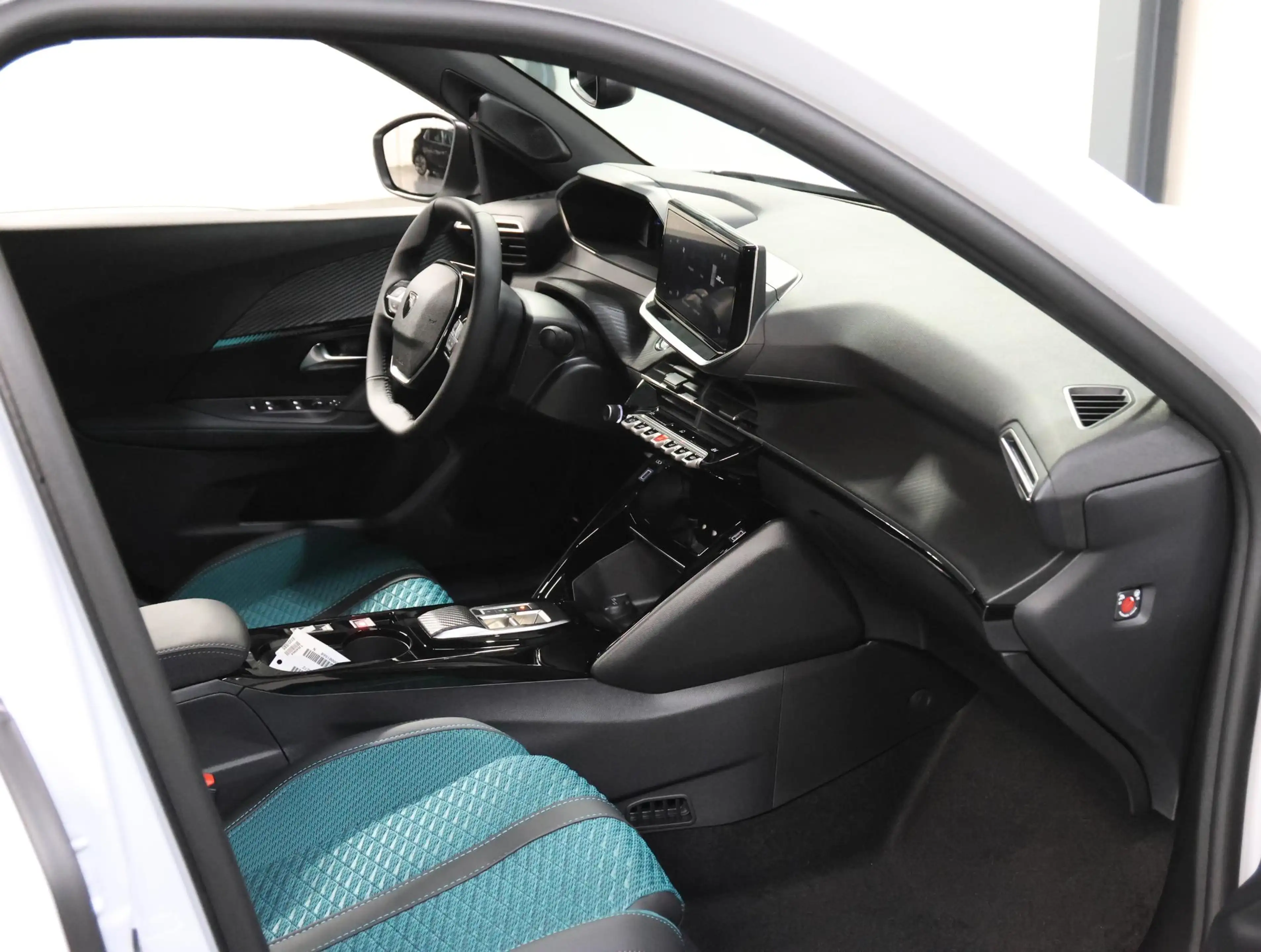 Peugeot e-2008 EV Envy 54 kWh | 8 jaar garantie | Navigatie | Ach — photo 8