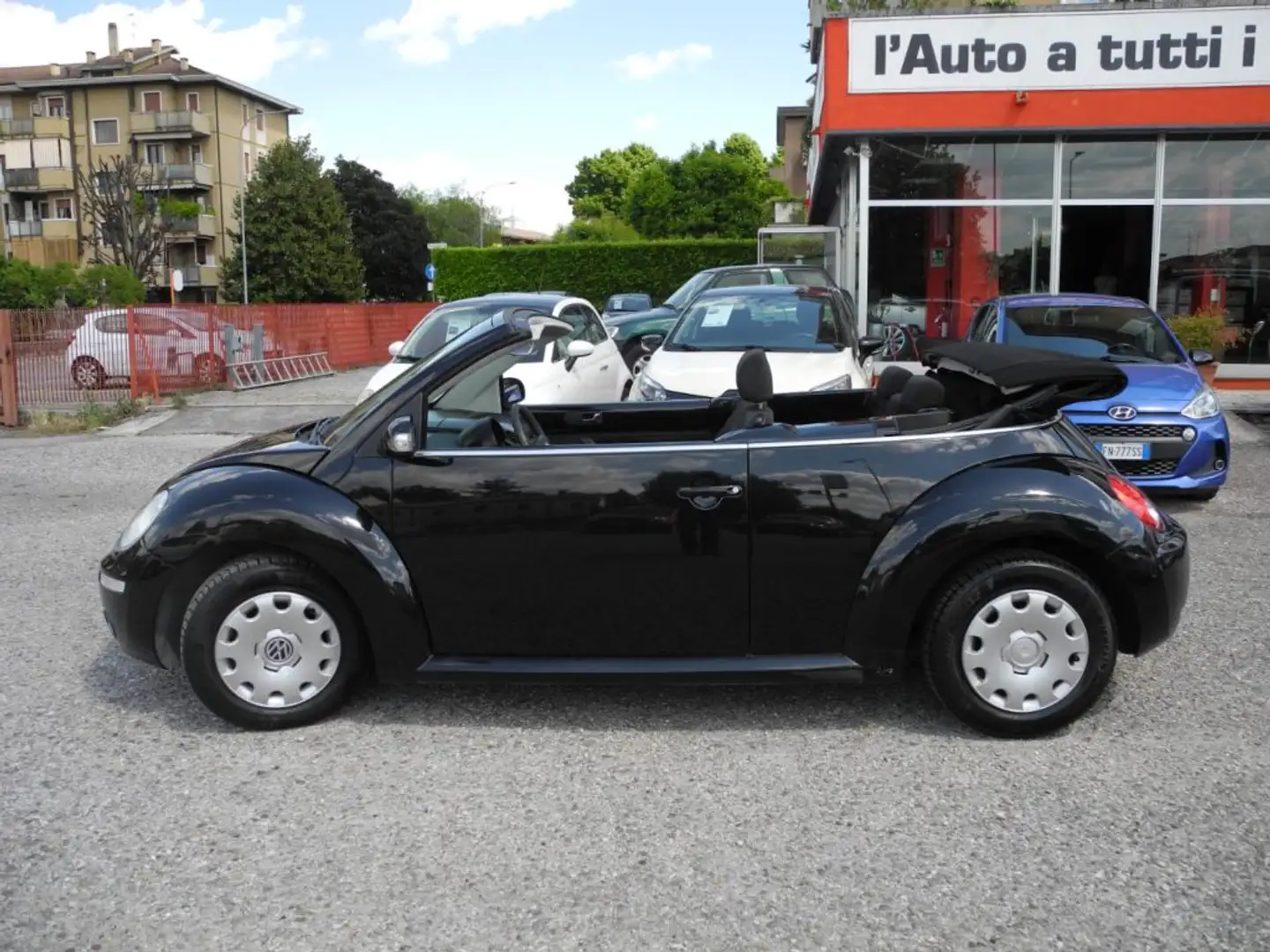 Volkswagen New Beetle 1.4 16v Cabrio - OK NEOPATENTATI - "DA VETRINA" Nero - 2