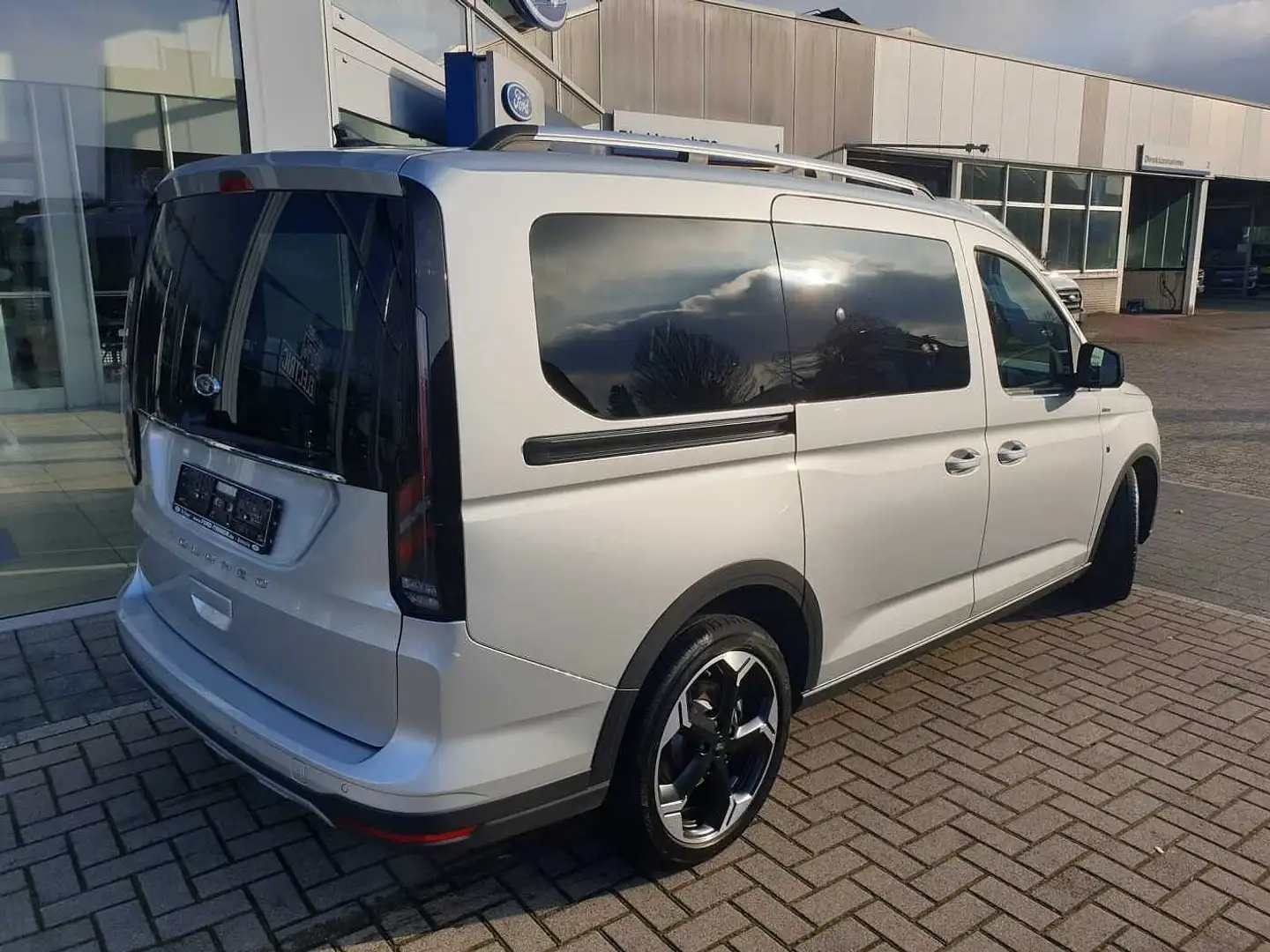 Ford Tourneo Connect L2 2.0 EcoBlue Aut. ACTIVE Silber - 2
