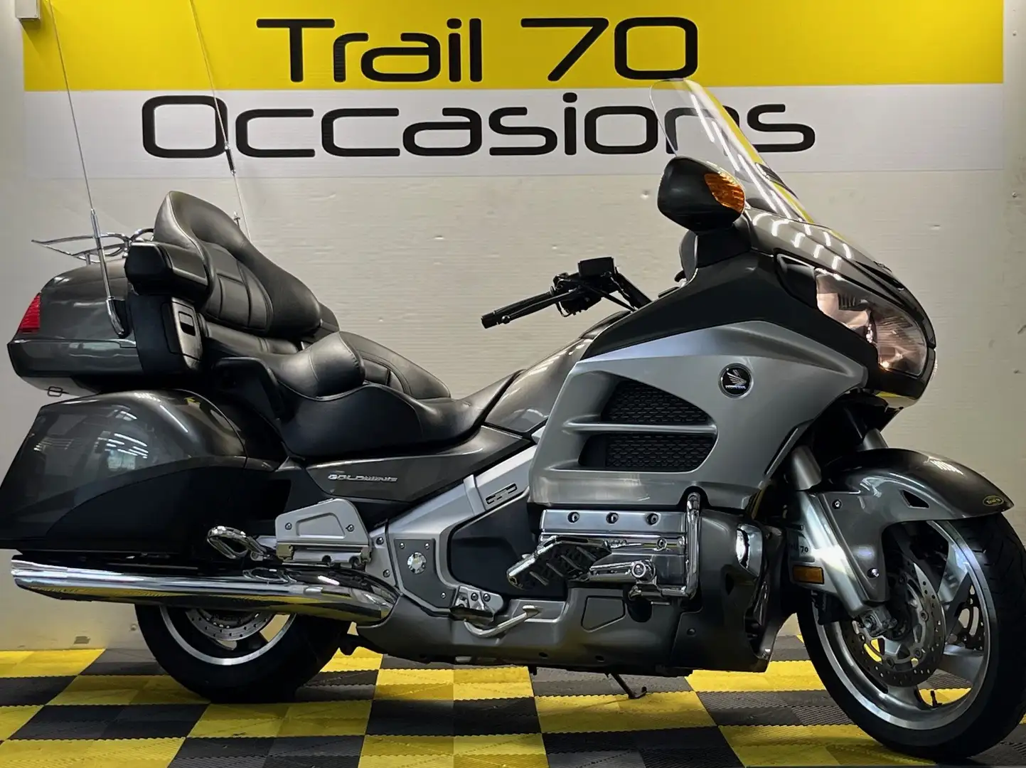 Honda Gold Wing Beige - 1