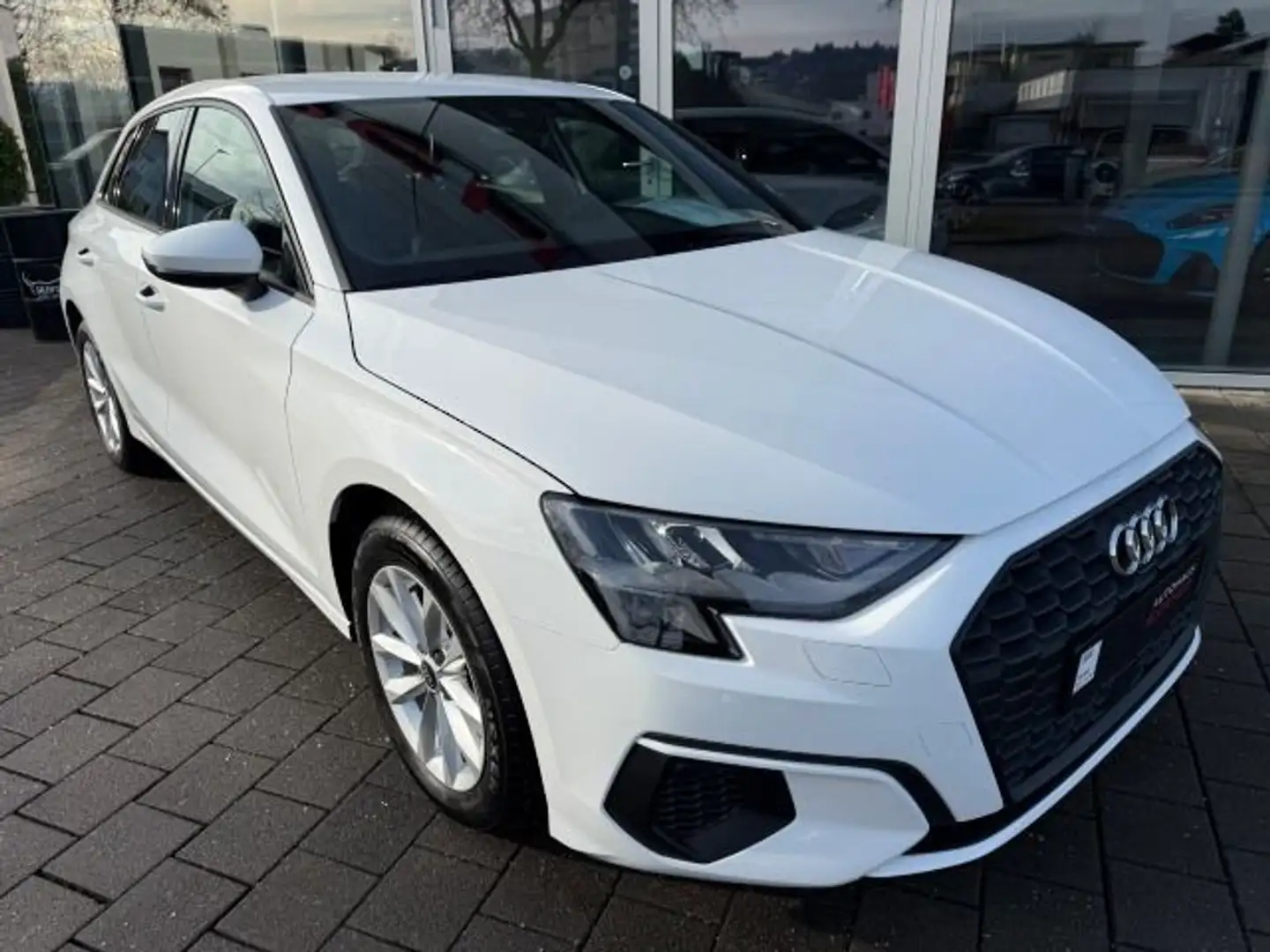 Audi A3 30 TFSI S tronic LED Virtual Cockpi Weiß - 2