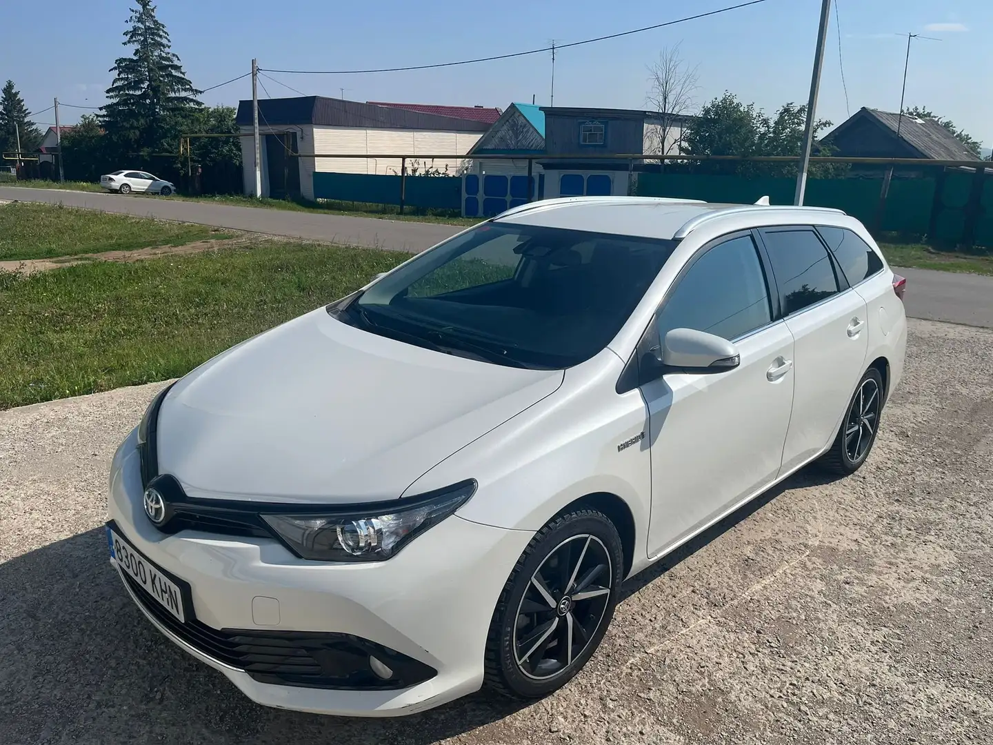 Toyota Auris Touring+Sports+hybrid+140H+Feel!+Edition Blanco - 1