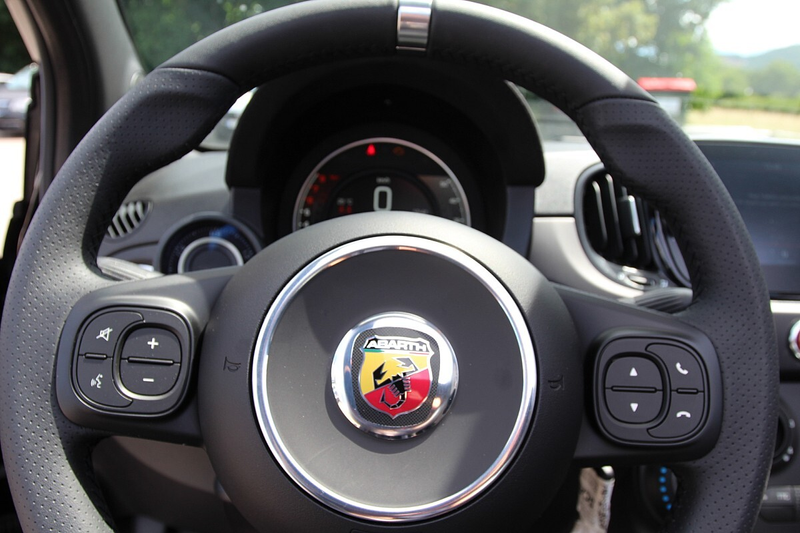 Abarth 595C Abarth 595C Cabrio — photo 13