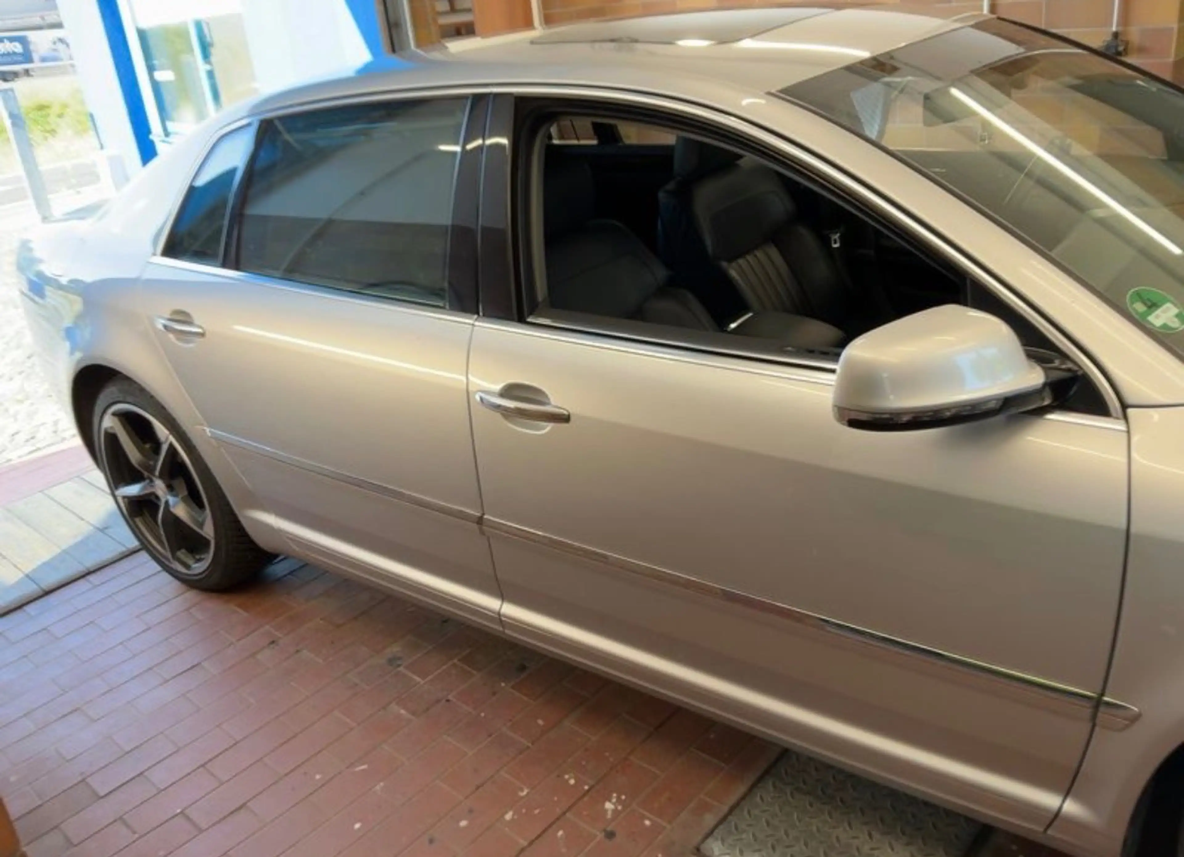 Volkswagen Phaeton Phaeton 3.0 V6 TDI LANG*MASSAGE*STNDHZ*EGSD*S-HEFT — photo 6