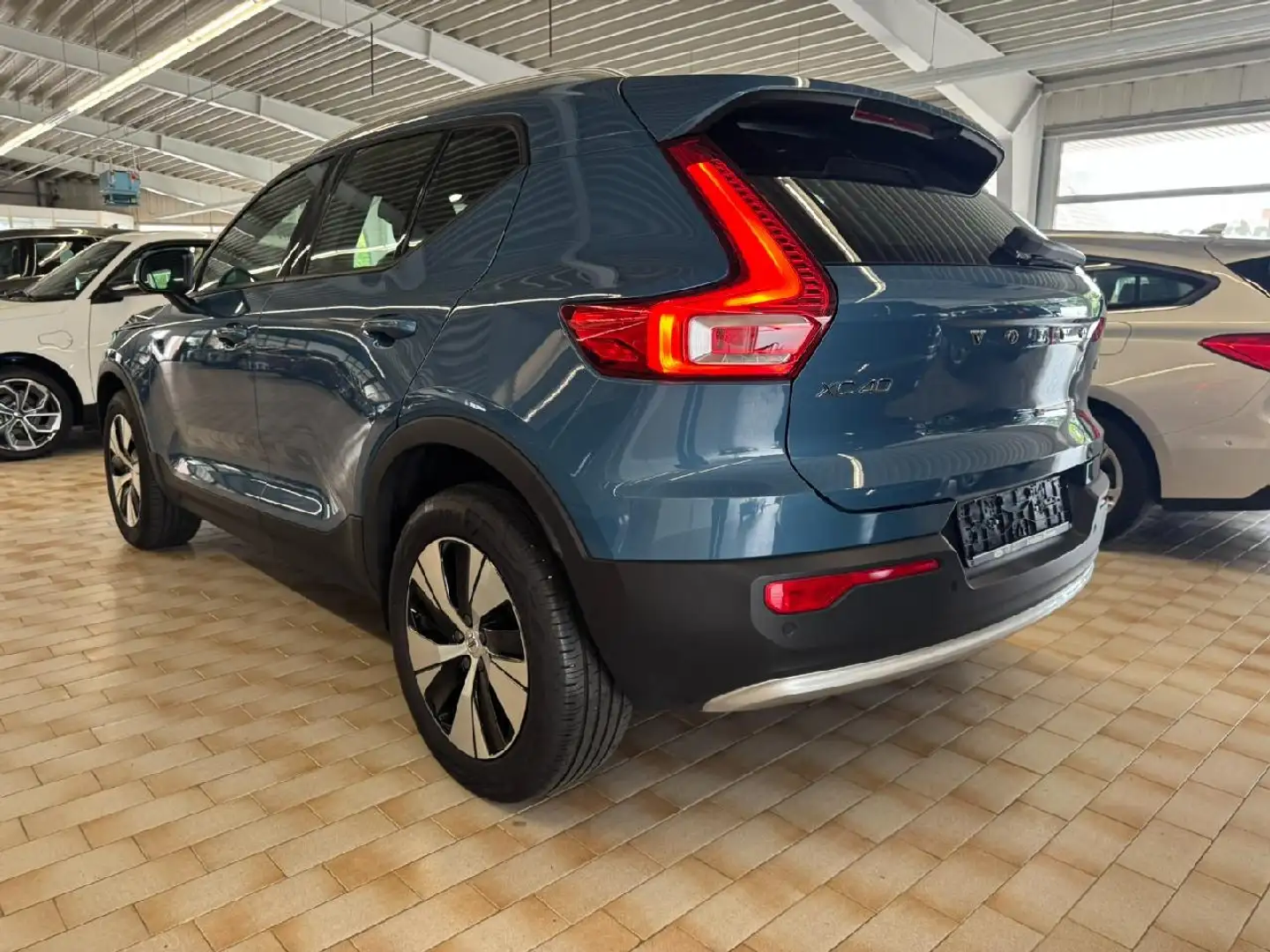 Volvo XC40 Core *Kamera-SHZ-Navi-eHeck* Blu/Azzurro - 2